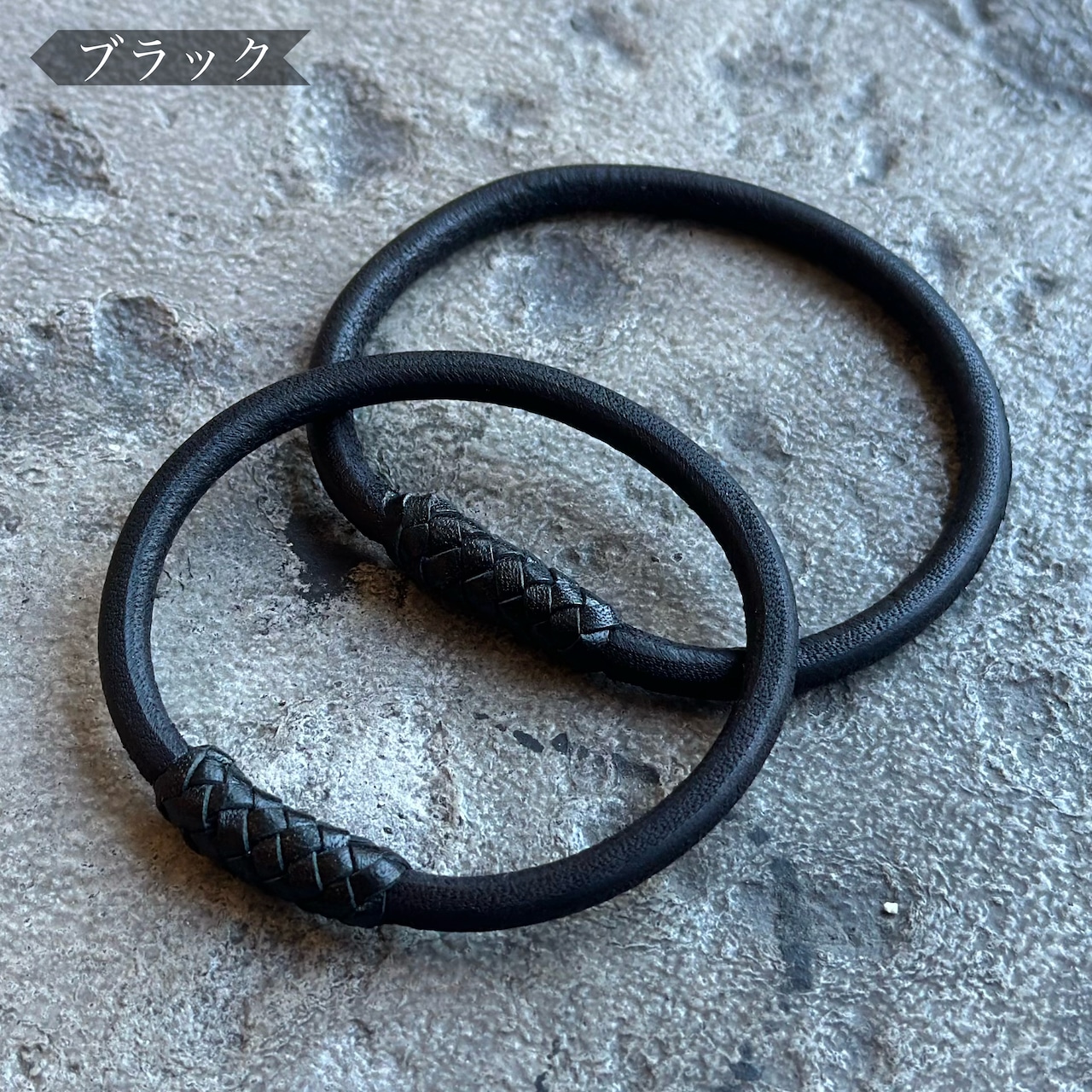 ＜ペアにもおすすめ＞ループブレスレット ４本編みレザービーズ カウハイド