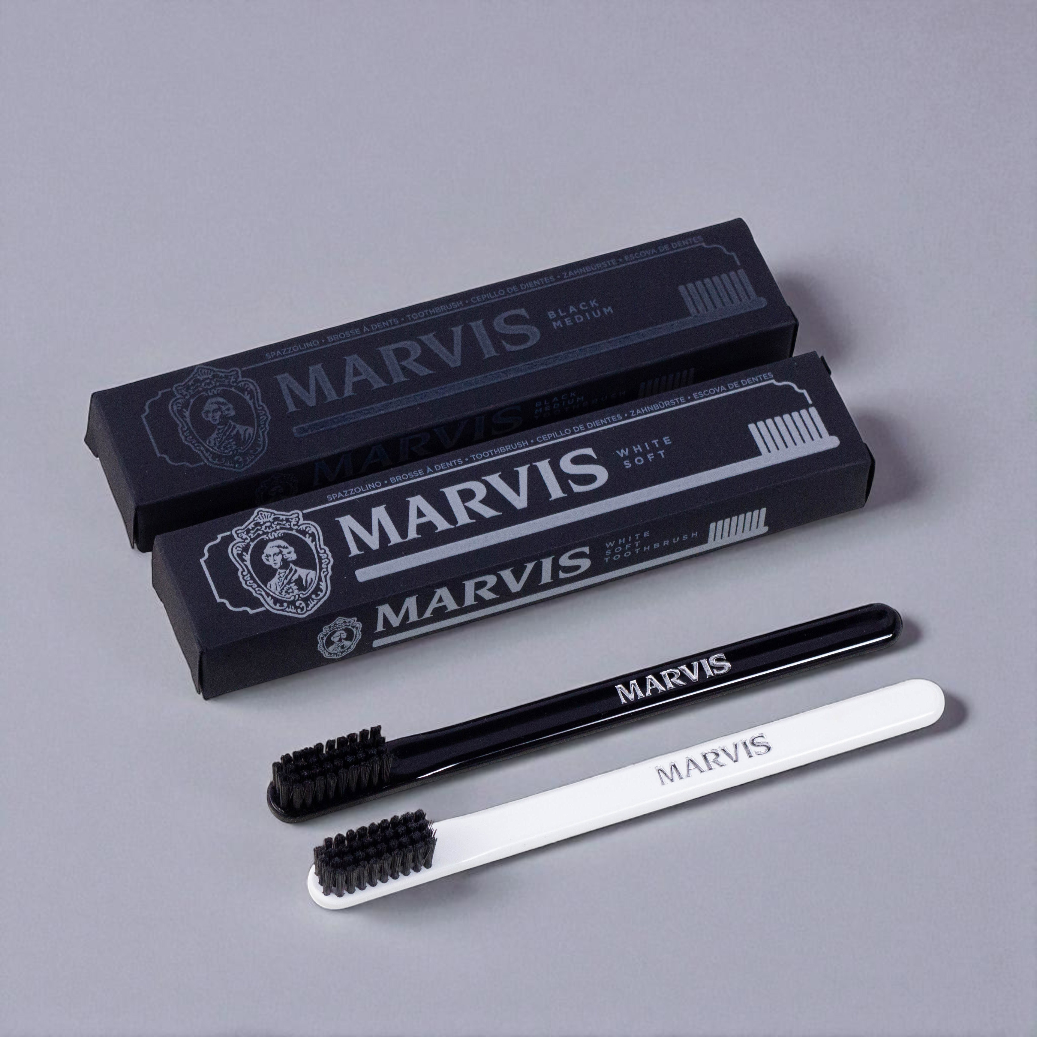 トゥースブラシ（ブラック/ホワイト）