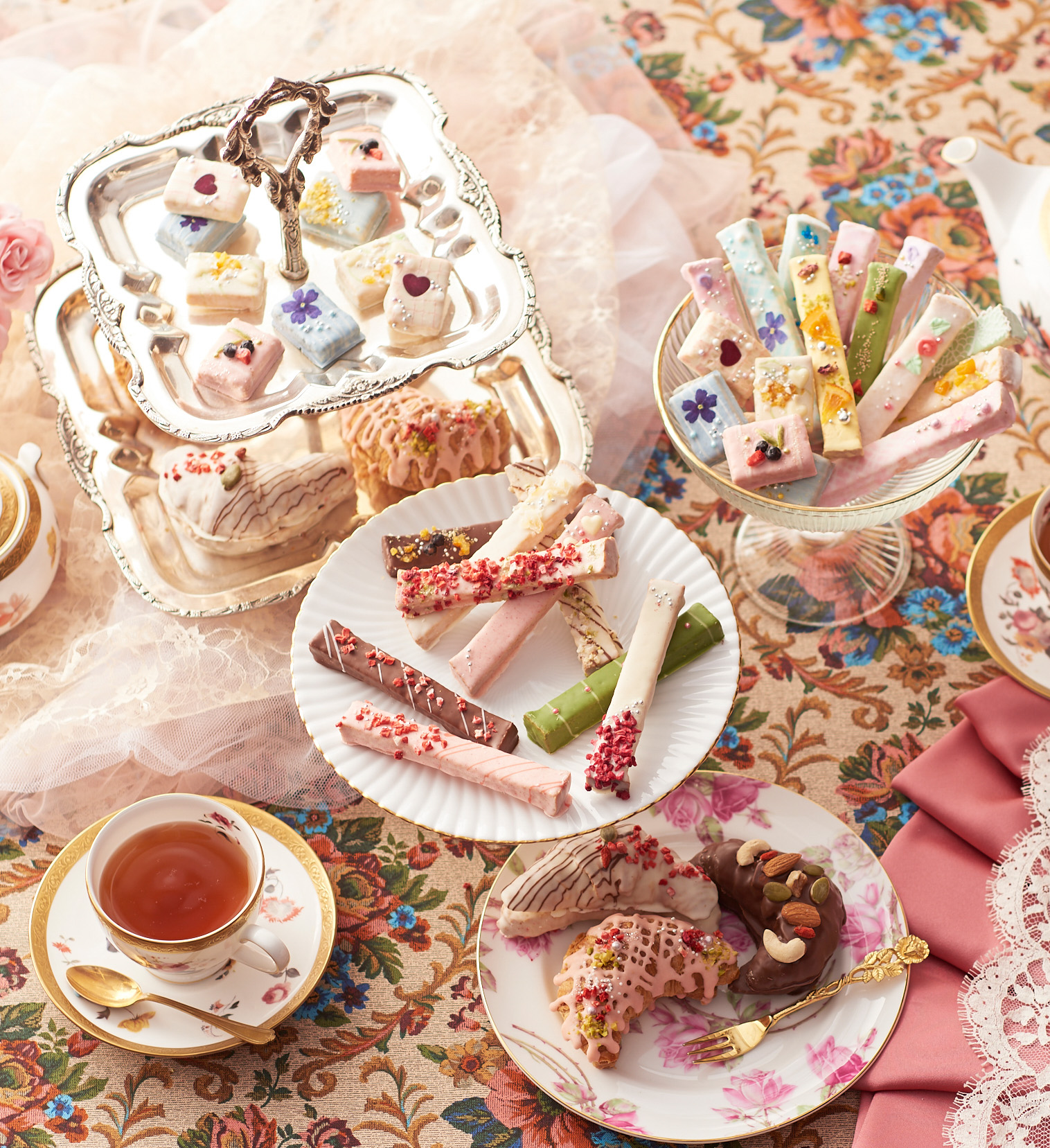 【出産内祝い・名入れ】WEDGWOOD 紅茶と選べるラスクセット