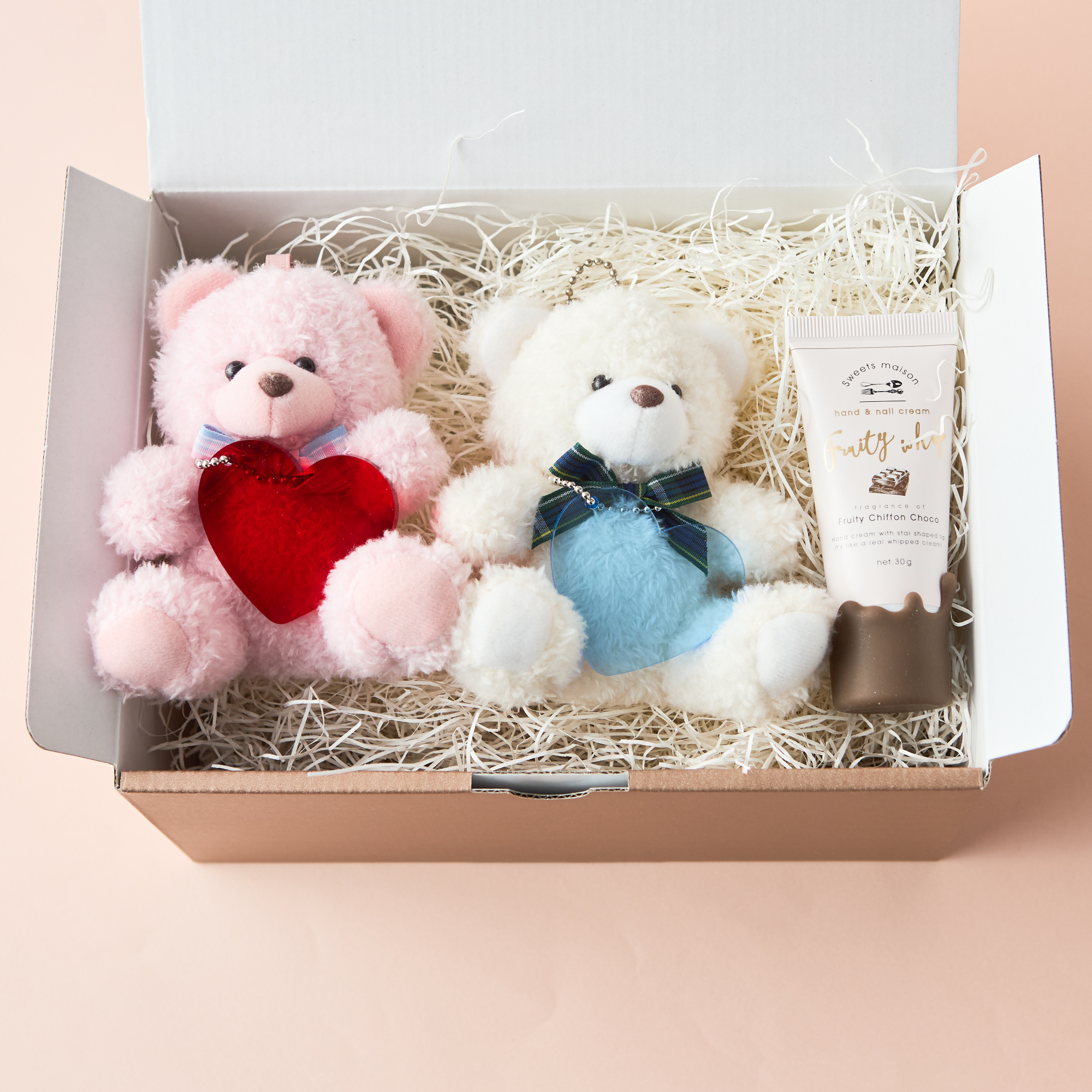 【名入れ無料・BOX入り】ハンドクリーム&ハートチャーム付ペアテディベア