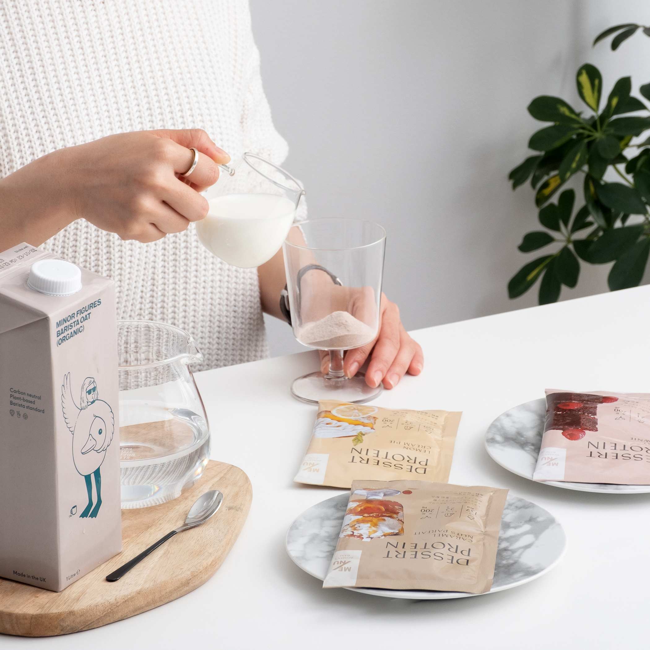 ME/NU Woman's Base プロテイン3種 ギフトセット