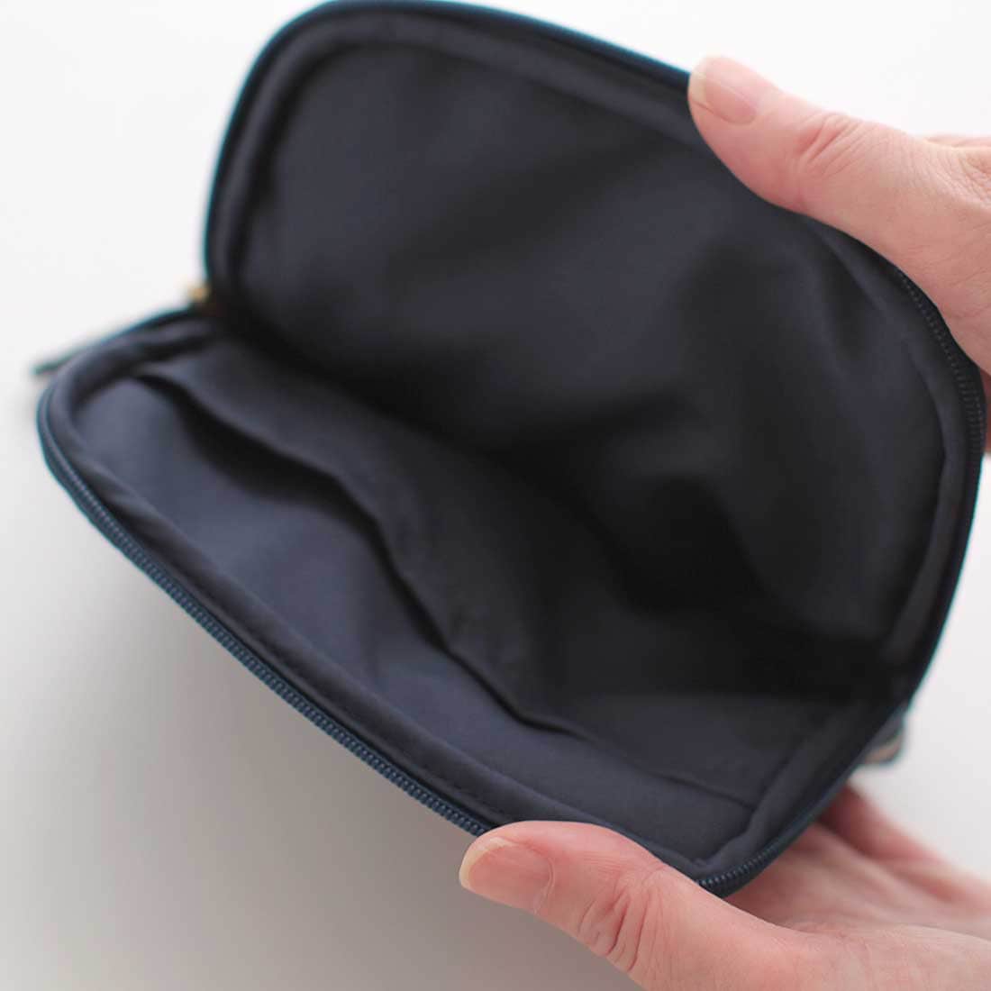 ティッシュポーチ