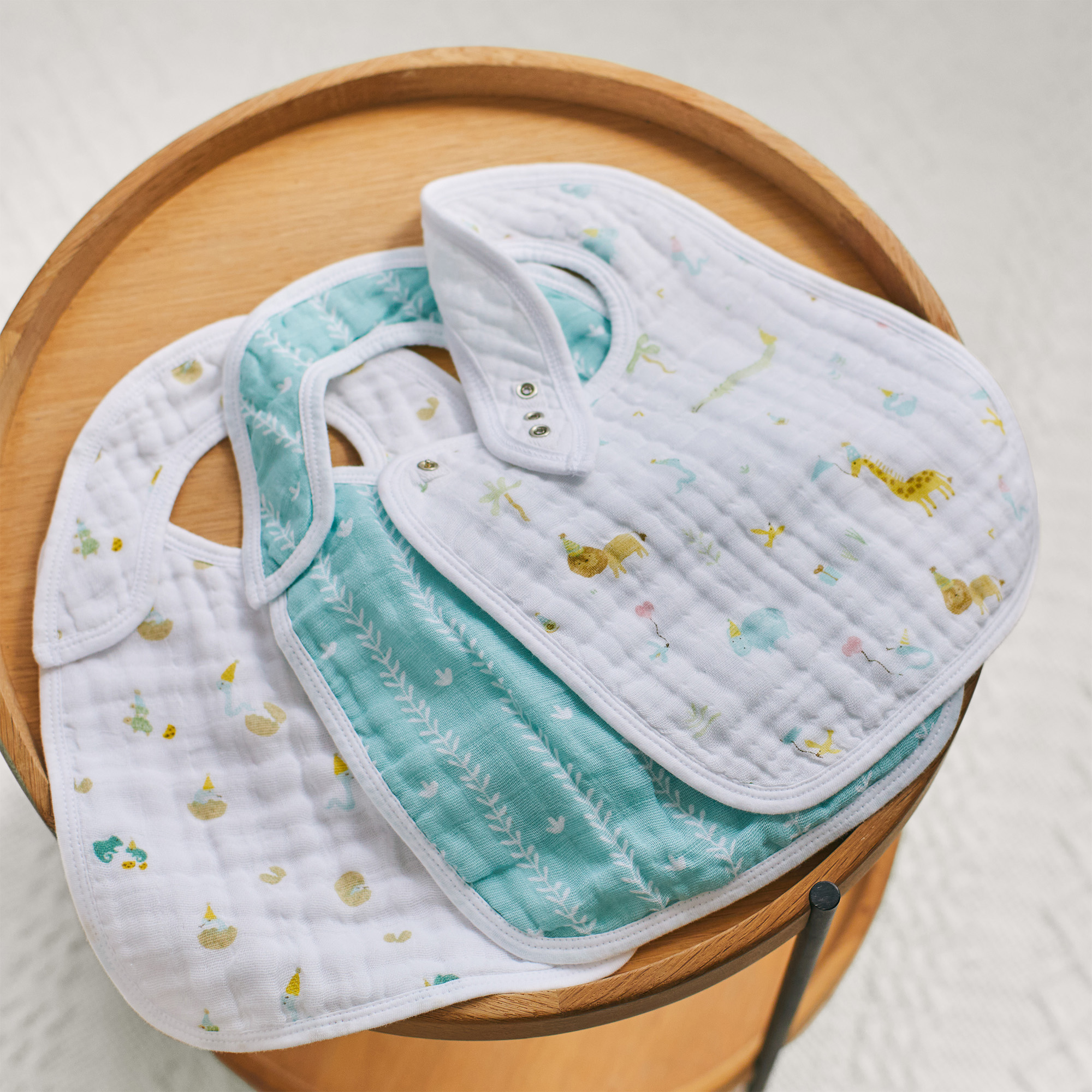 MUSLIN SNAP BIBS : 3-PACK year of the snake
