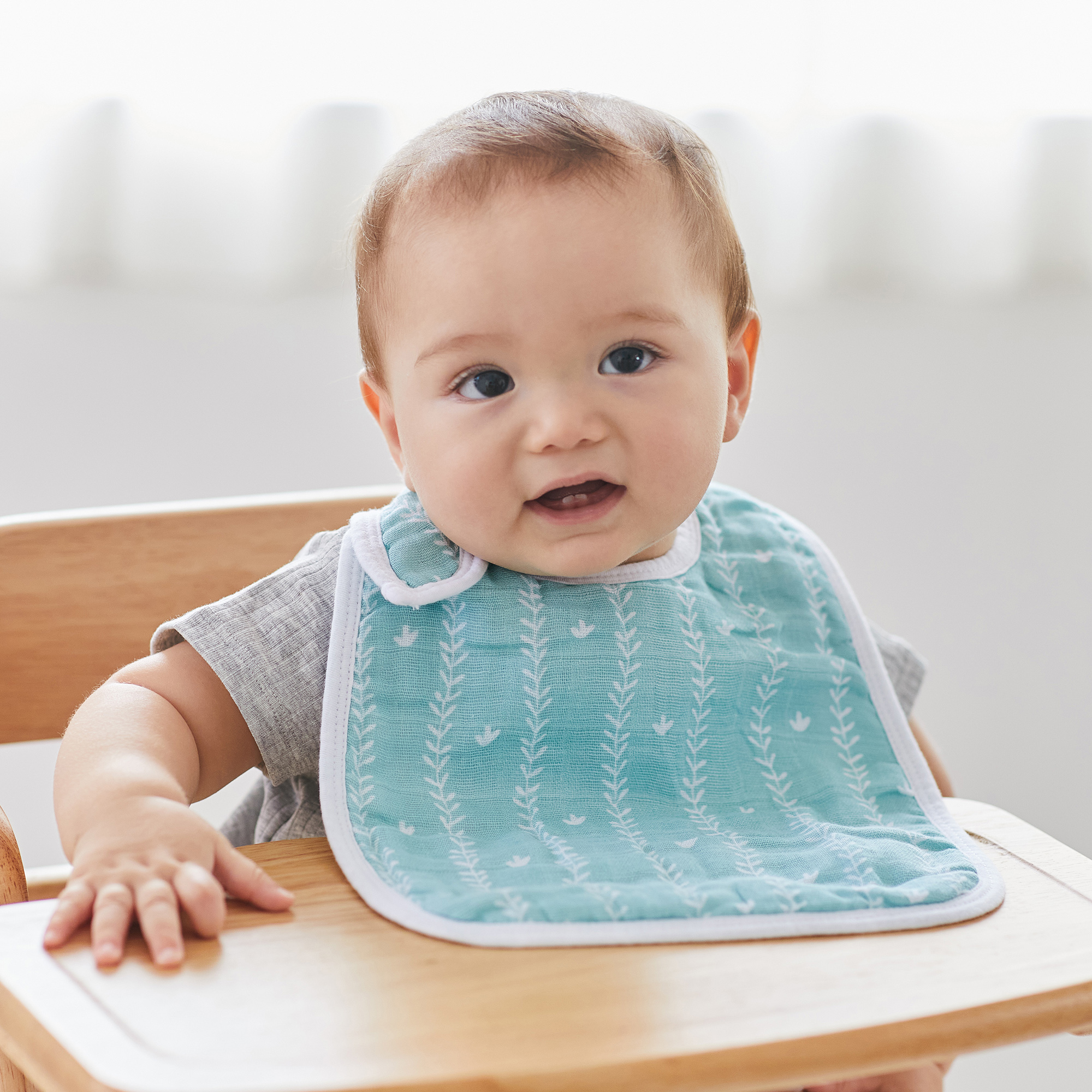 MUSLIN SNAP BIBS : 3-PACK year of the snake