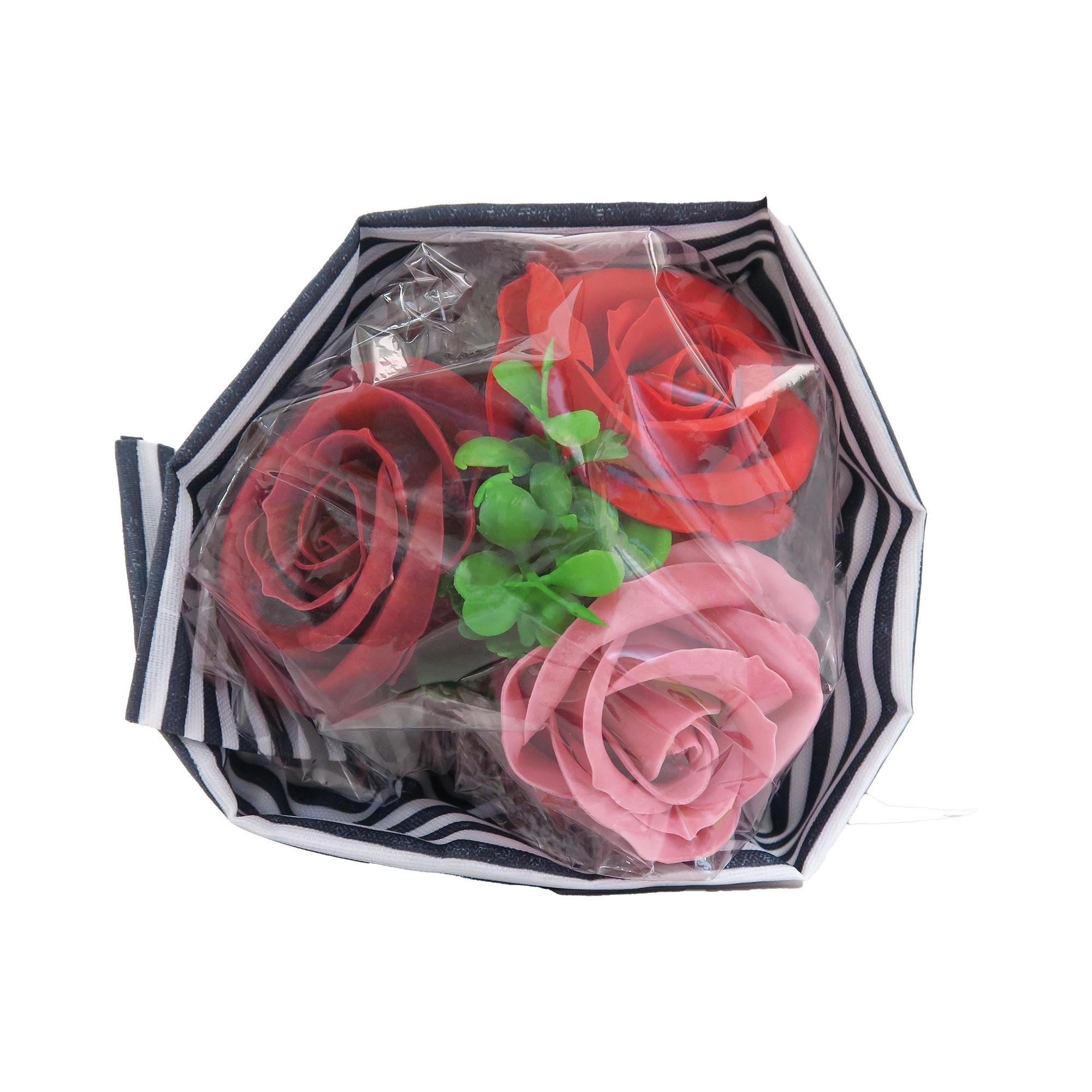 猫のデカフェコーヒーと花のカタチの入浴剤セット