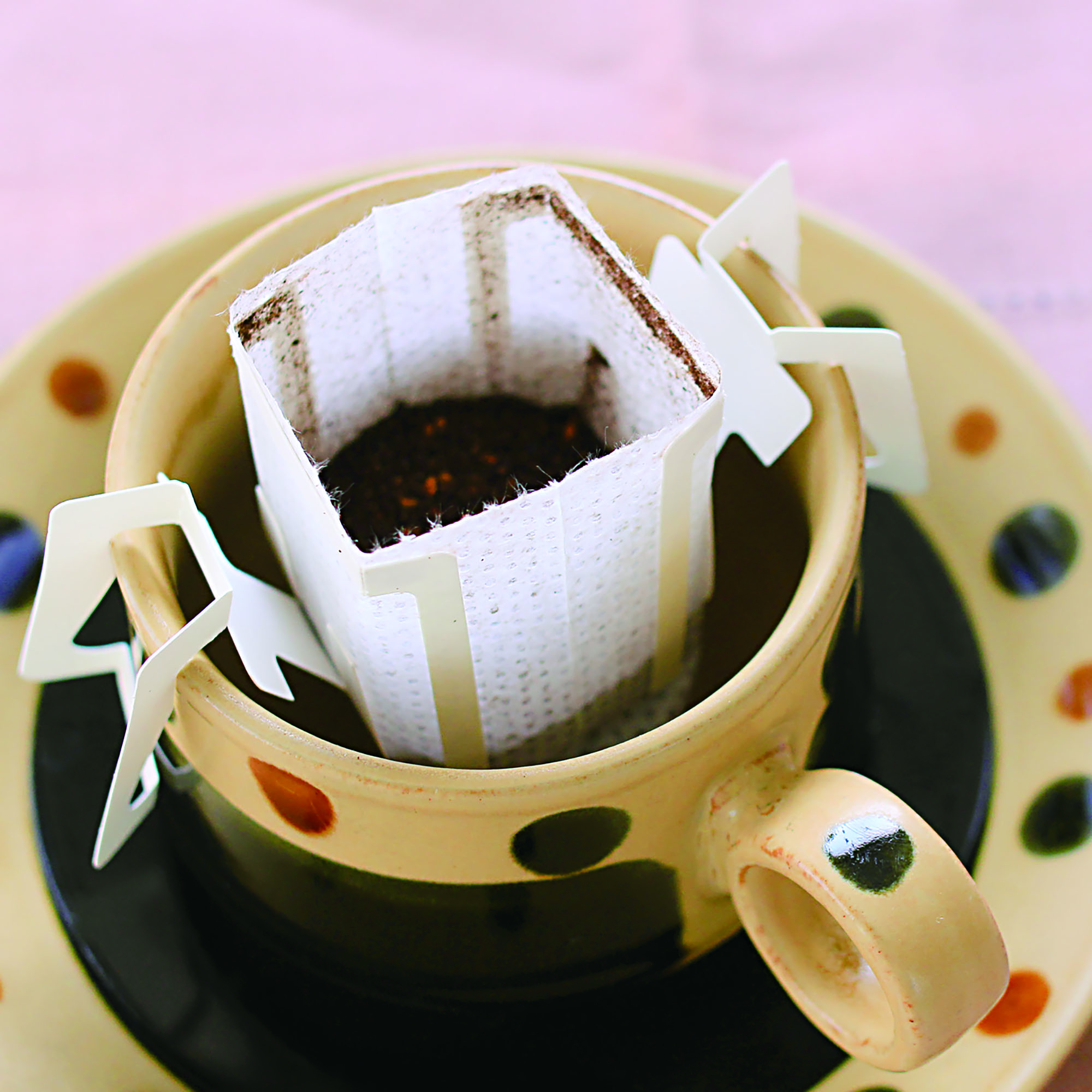 猫のデカフェコーヒーと花のカタチの入浴剤セット