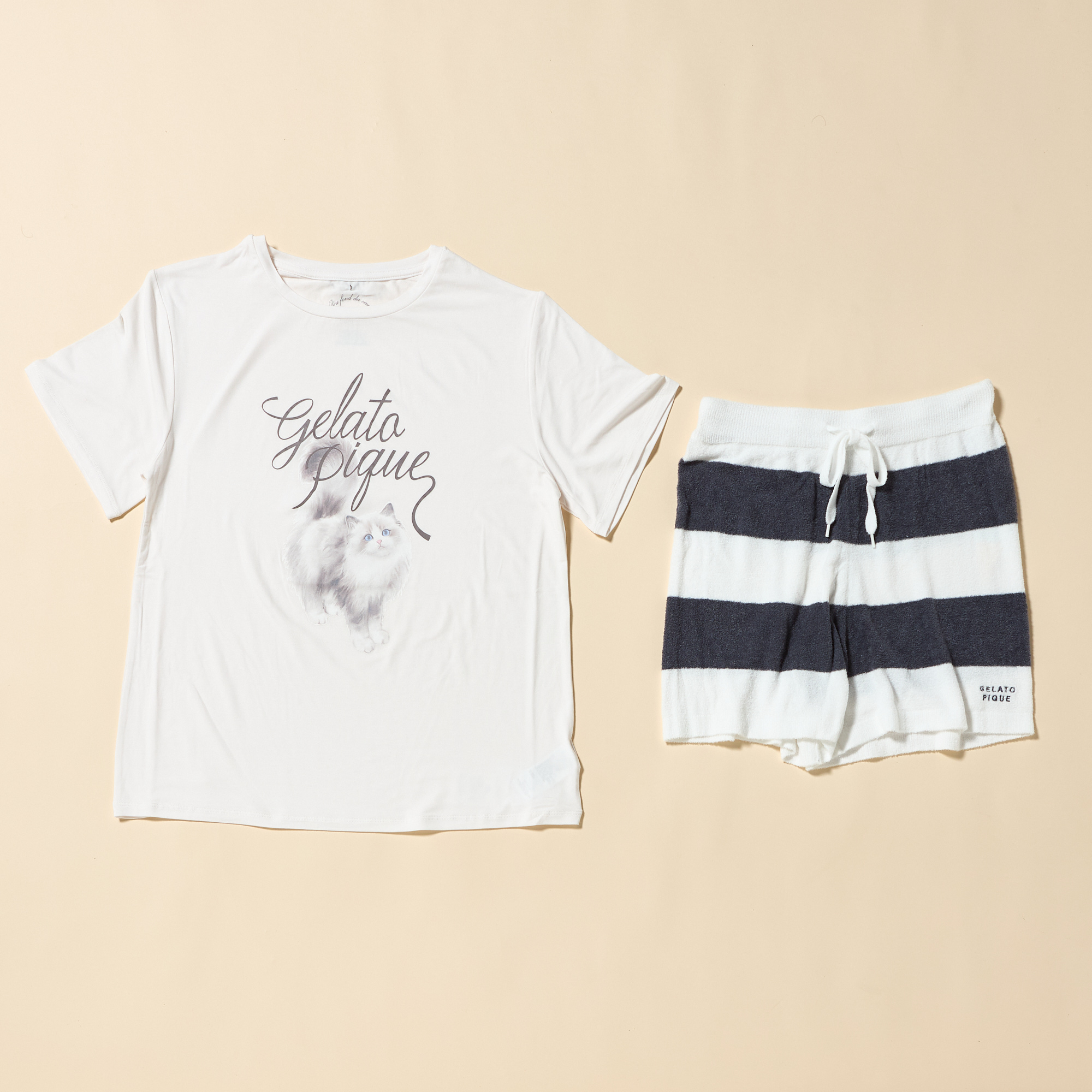 【WOMEN】CAT柄ワンポイントTシャツ＆スムーズィーlite2BDショートパンツ