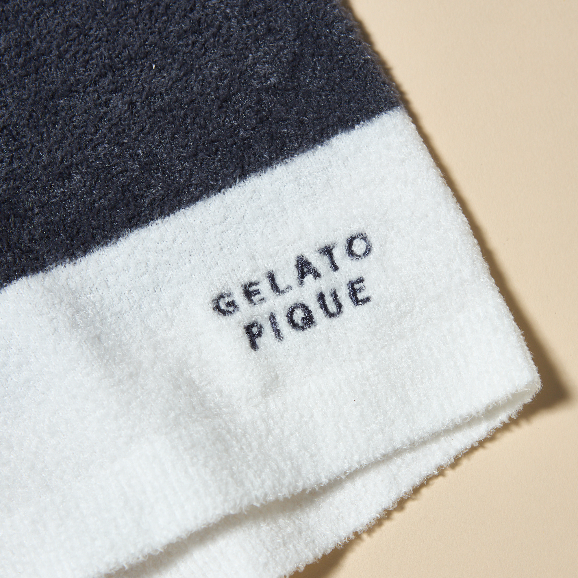 【WOMEN】CAT柄ワンポイントTシャツ＆スムーズィーlite2BDショートパンツ