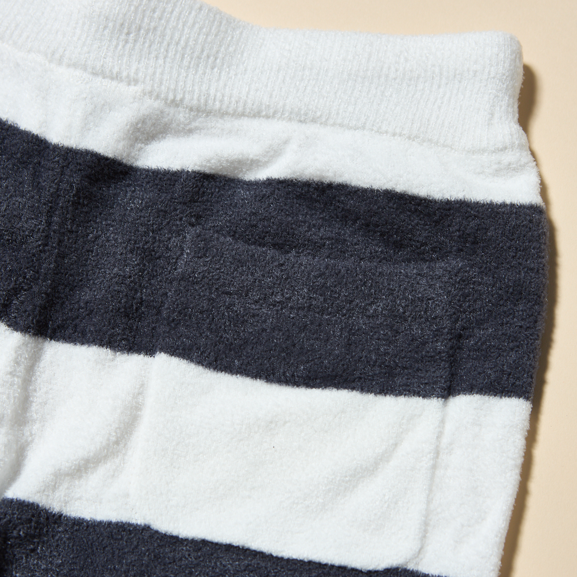 【WOMEN】CAT柄ワンポイントTシャツ＆スムーズィーlite2BDショートパンツ