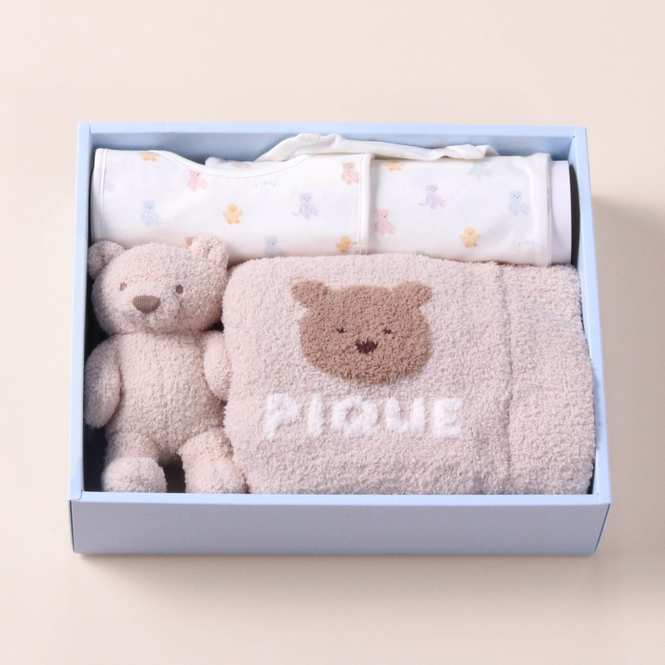 【BABY】ベビーギフトボックス 4点セット《ブランケット&ぬいぐるみ&スタイ&ボディスーツ》