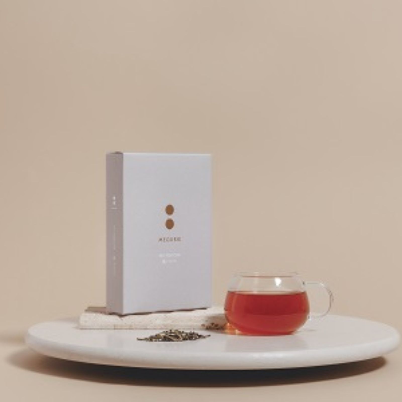 【母の日限定/日比谷花壇】華やかなアレンジメントと選べるドリンクセット