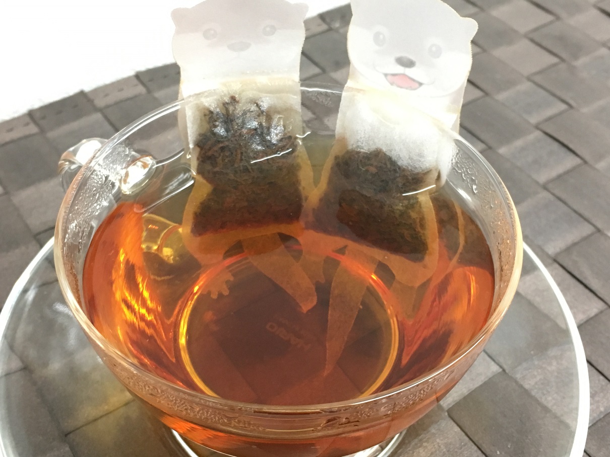 【母の日限定/日比谷花壇】そのまま飾れるスタンディングブーケと選べるホッと一息ドリンクセット