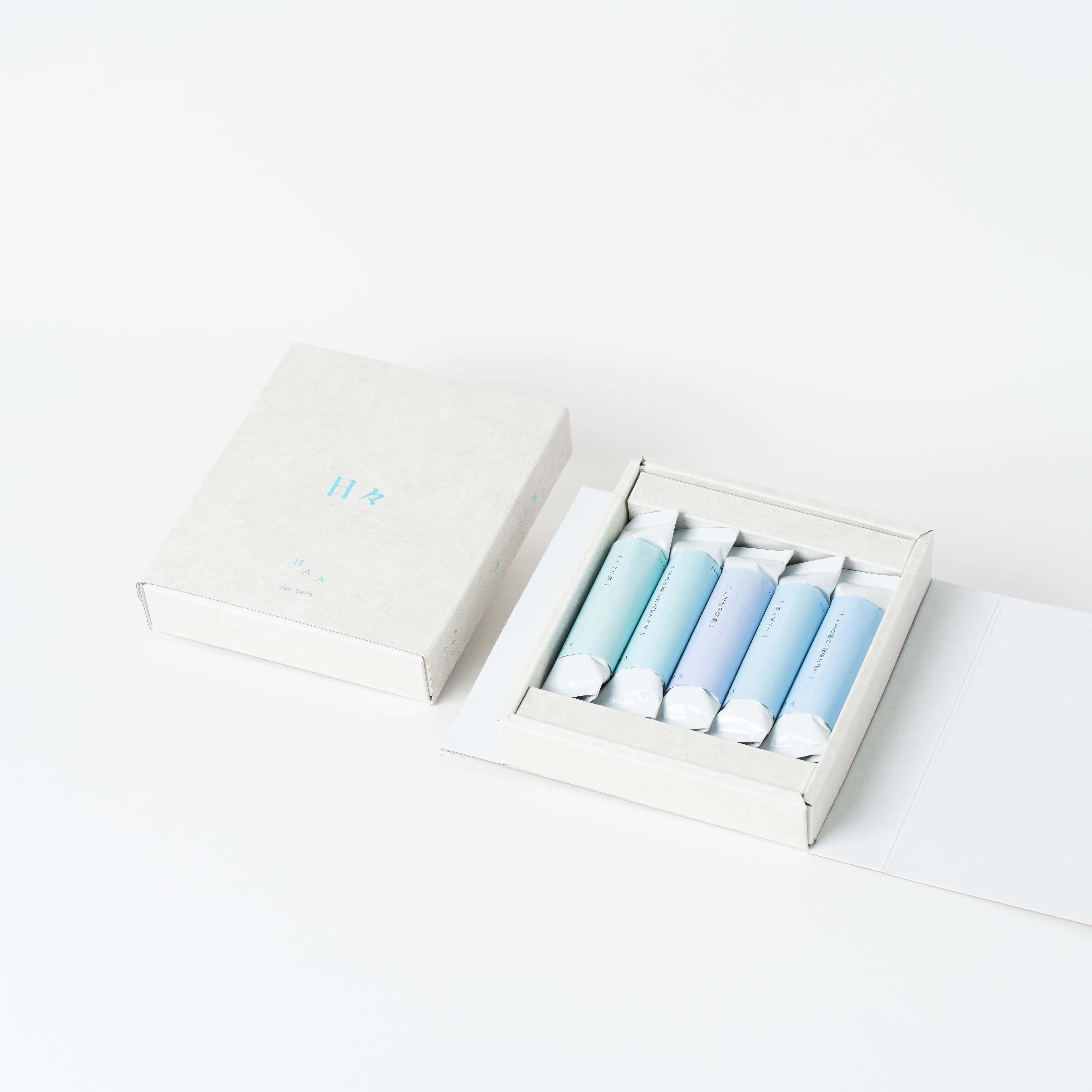 【母の日に贈る】選べるカーネーション＆限りなく天然温泉に近い入浴剤「HAA（5個入り）」