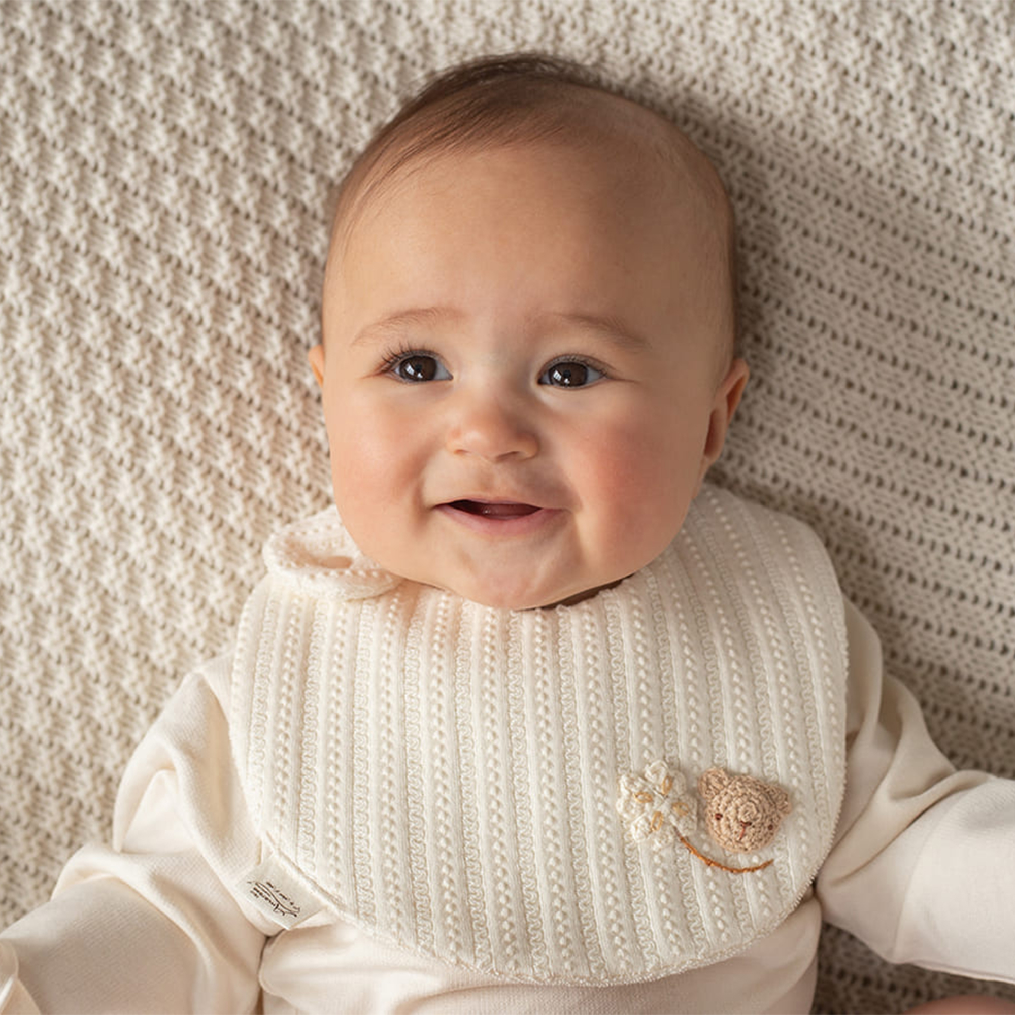 【BOX付】ギフトセット/スタイ&ガーゼハンカチ/手編みモチーフ