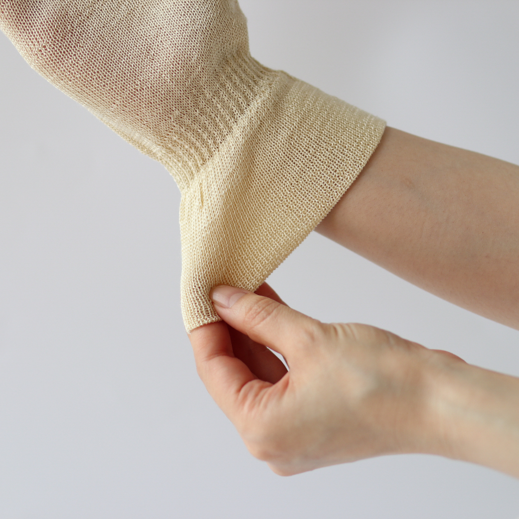 【手荒れや乾燥が気になる方に】シルク100%の手袋