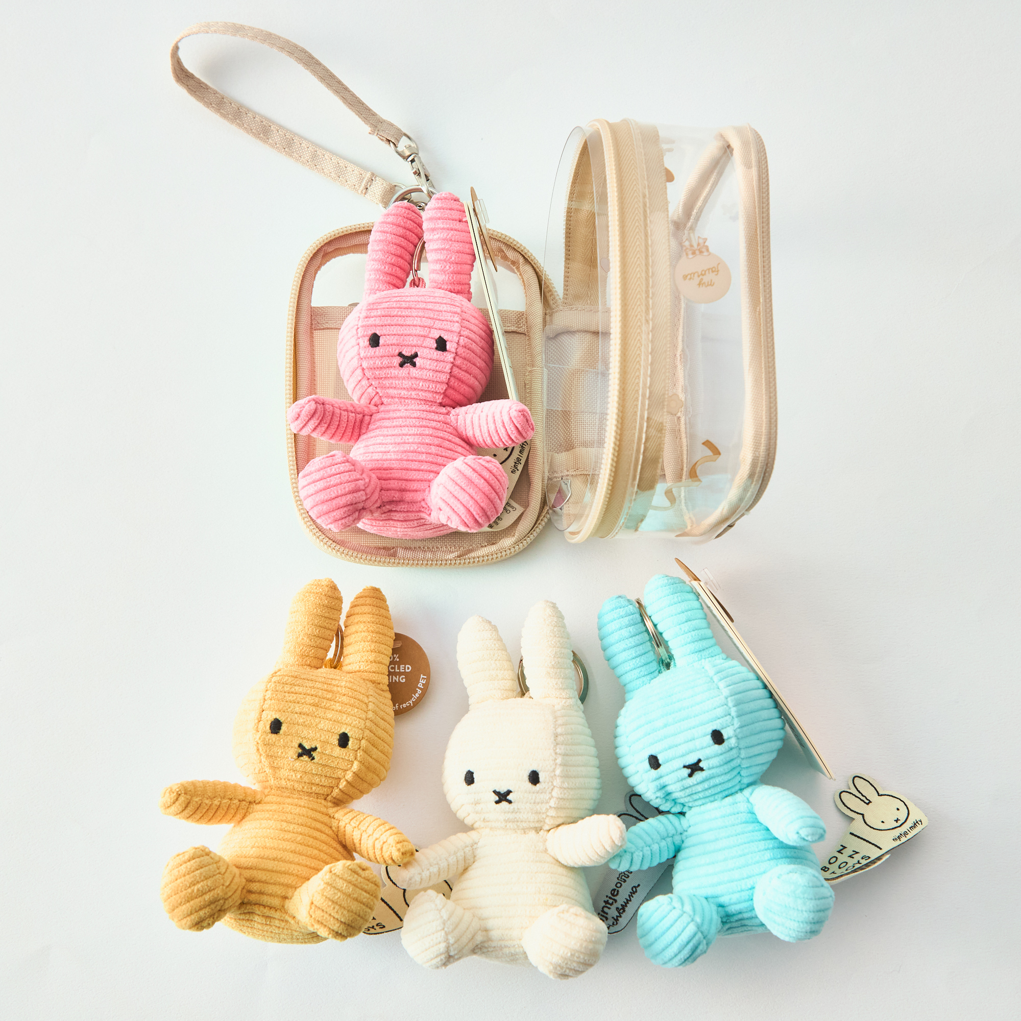 コスメカタログ&【色が選べる】推し活ポーチのミッフィーぬいぐるみキーチェーンセット