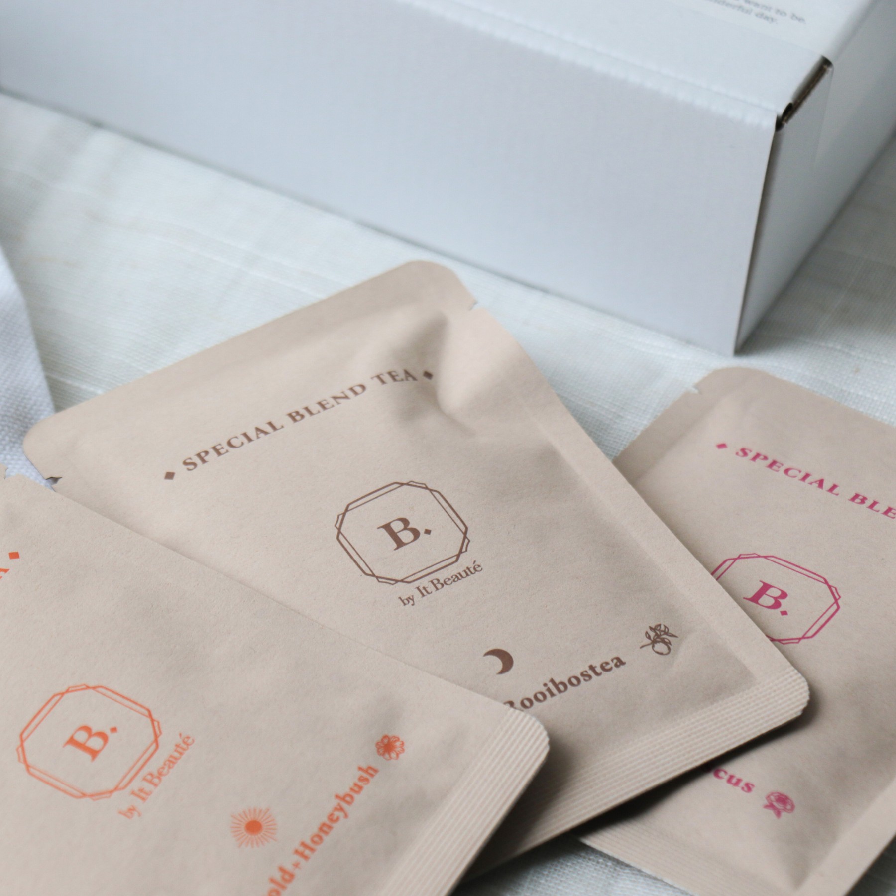 母の日限定 ティーギフトボックス ハーブティー3種×2包とオリジナルロゴ巾着