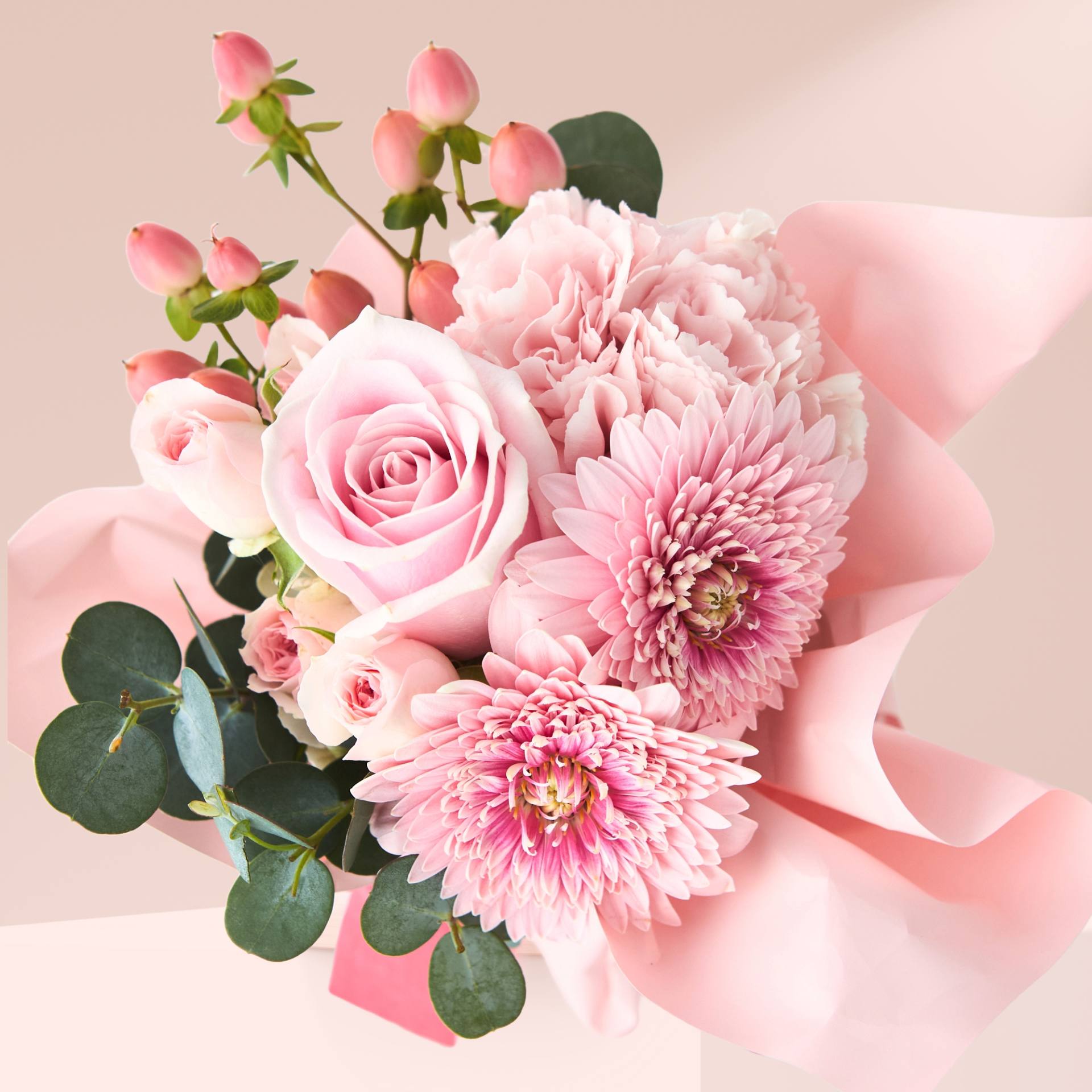 お花で気持ちを届ける そのまま飾れるスタンディングブーケ