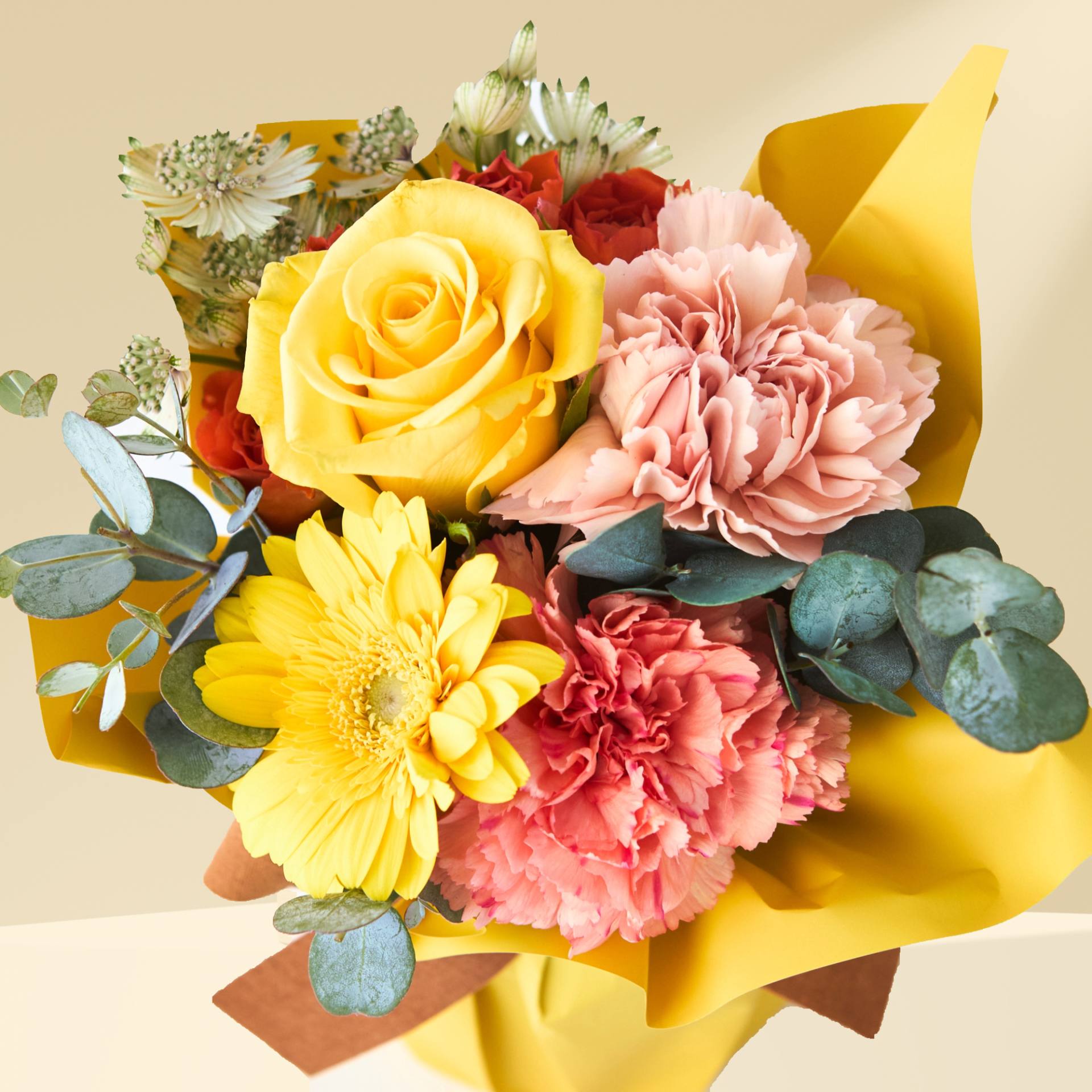 お花で気持ちを届ける そのまま飾れるスタンディングブーケ