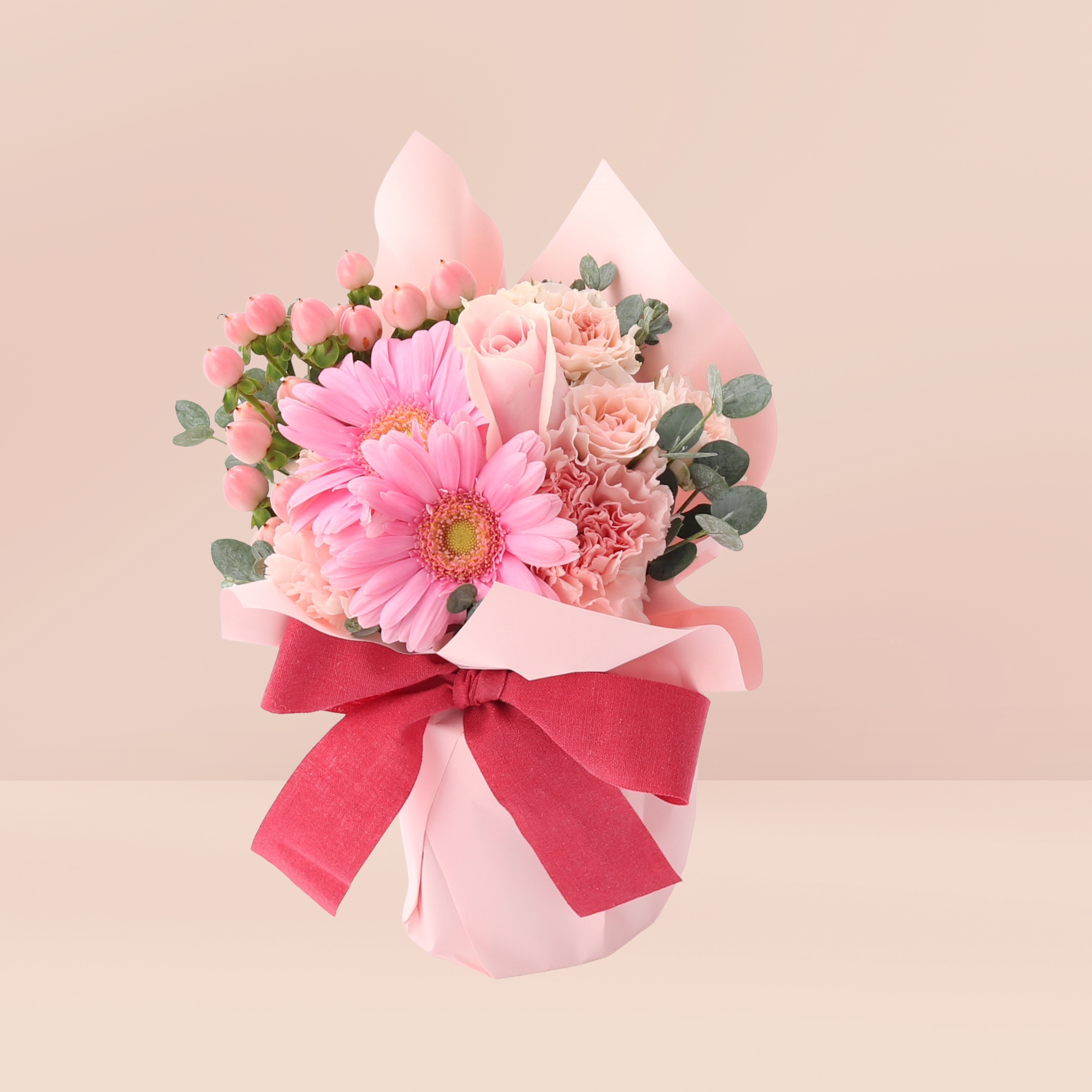 お花で気持ちを届ける そのまま飾れるスタンディングブーケ