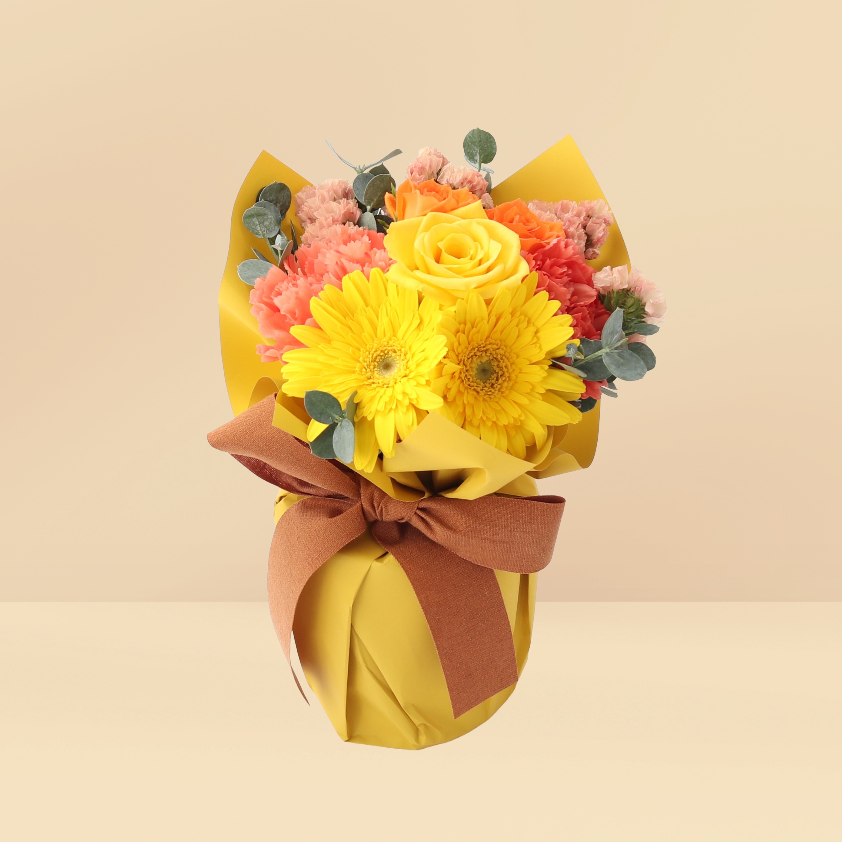 お花で気持ちを届ける そのまま飾れるスタンディングブーケ