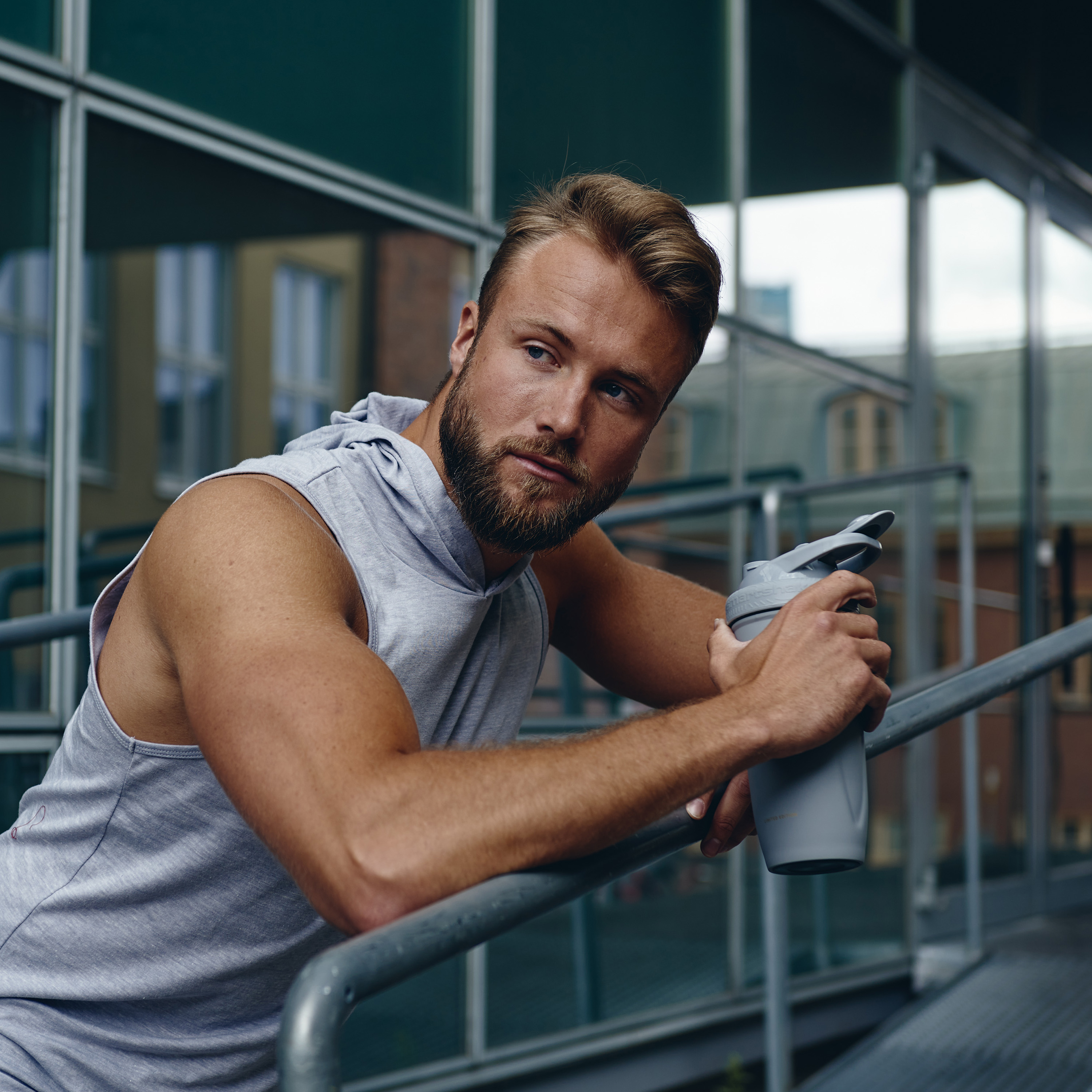 ステンレス製プロテインシェイカー Reforce Stainless Steel 900ml