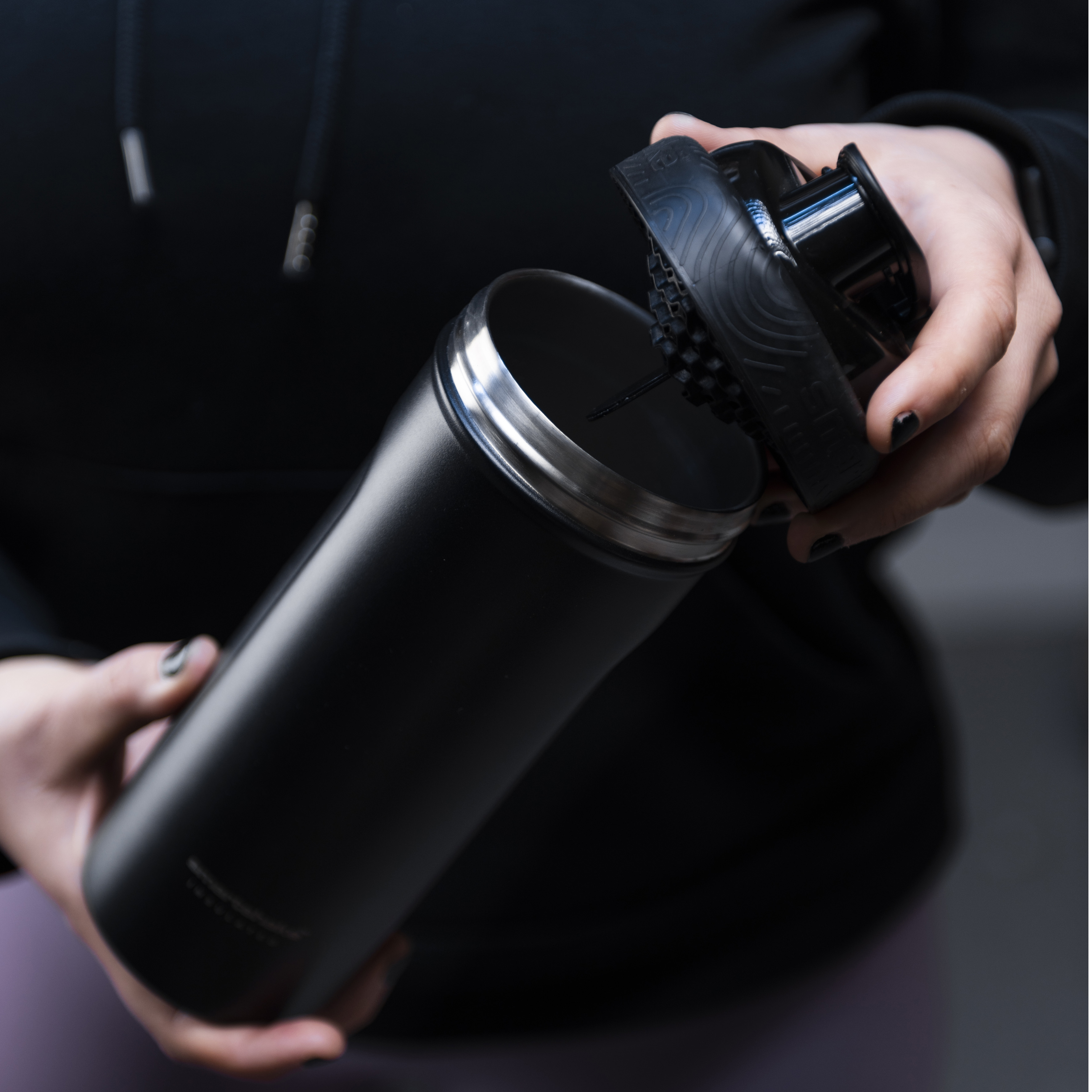 保温保冷機能付プロテインシェイカー Insulated Steel 750ml