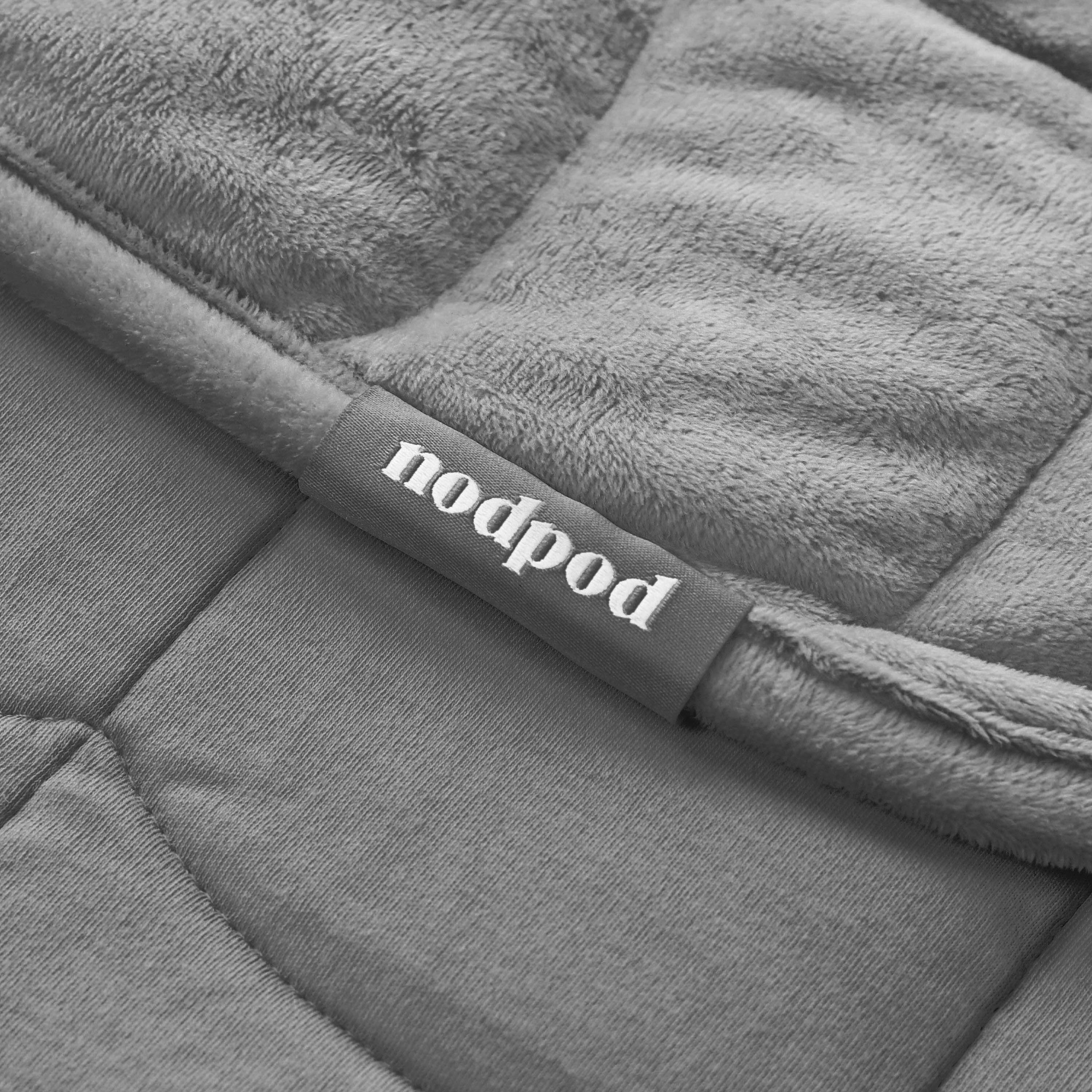 一枚で手軽に睡眠環境を整える　Nodpod BODY 加重ブランケット