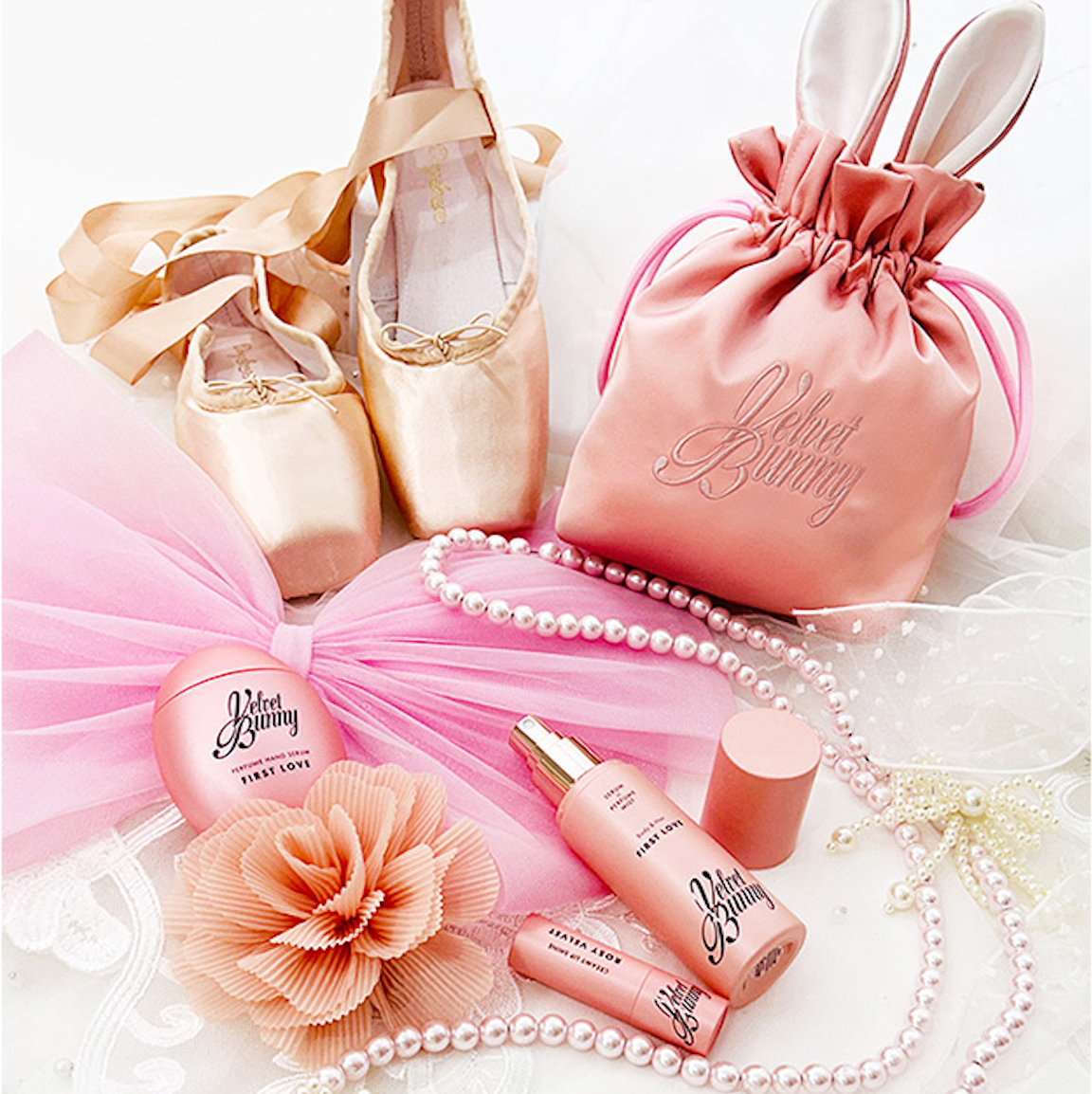 バニーポーチ＆コスメ3点セット | Velvet Bunny（ベルベットバニー）の