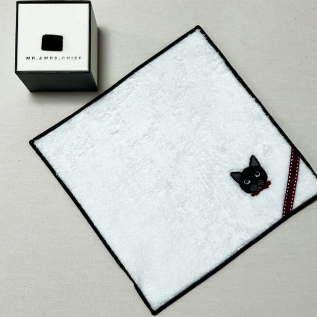 【ネコ好きに贈る】NEKOハンカチ＆ソックス BOX付き