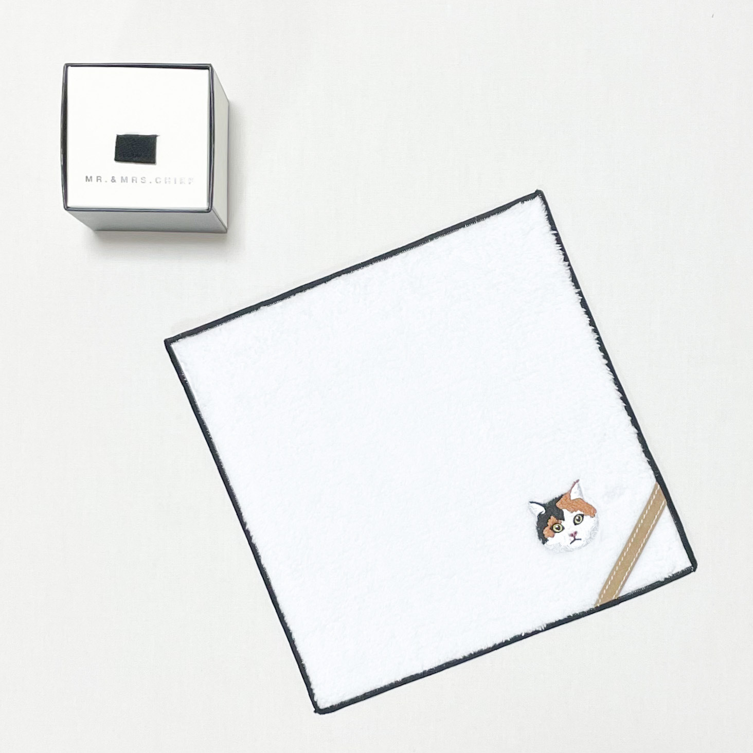 【ネコ好きに贈る】NEKOハンカチ＆ソックス BOX付き