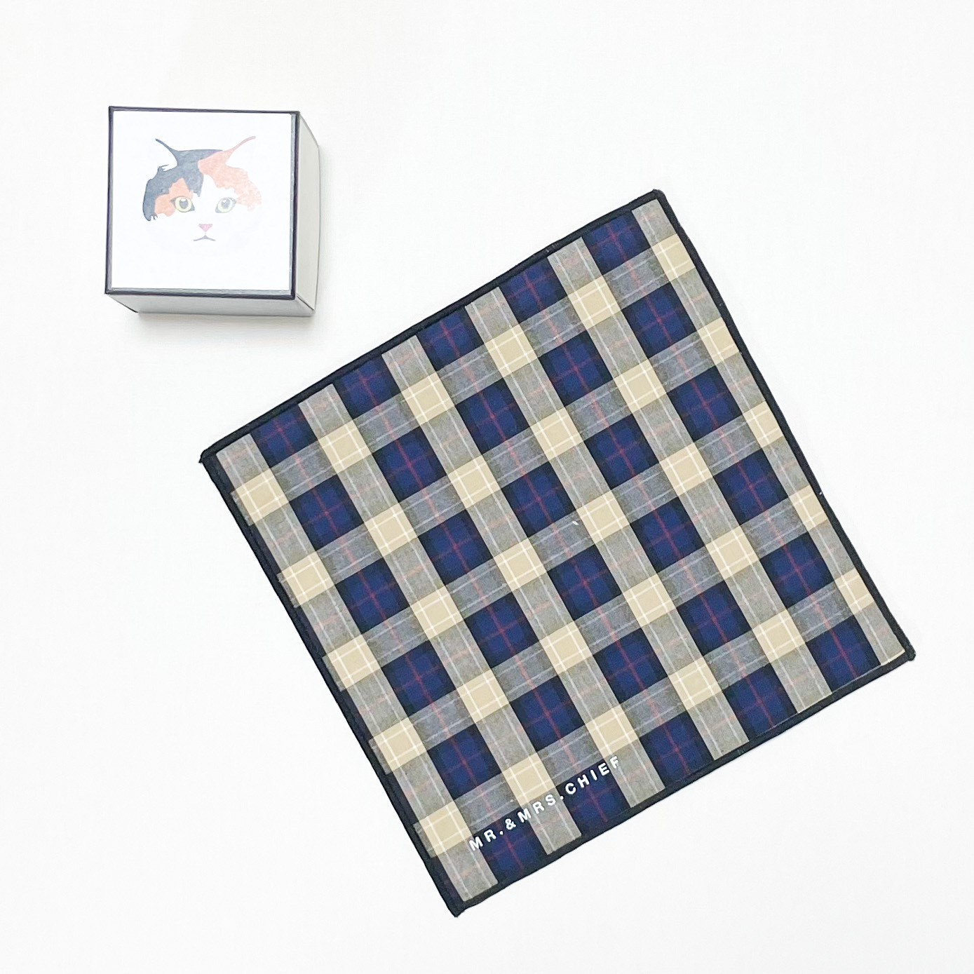 【ネコ好きに贈る】NEKOハンカチ＆ソックス BOX付き