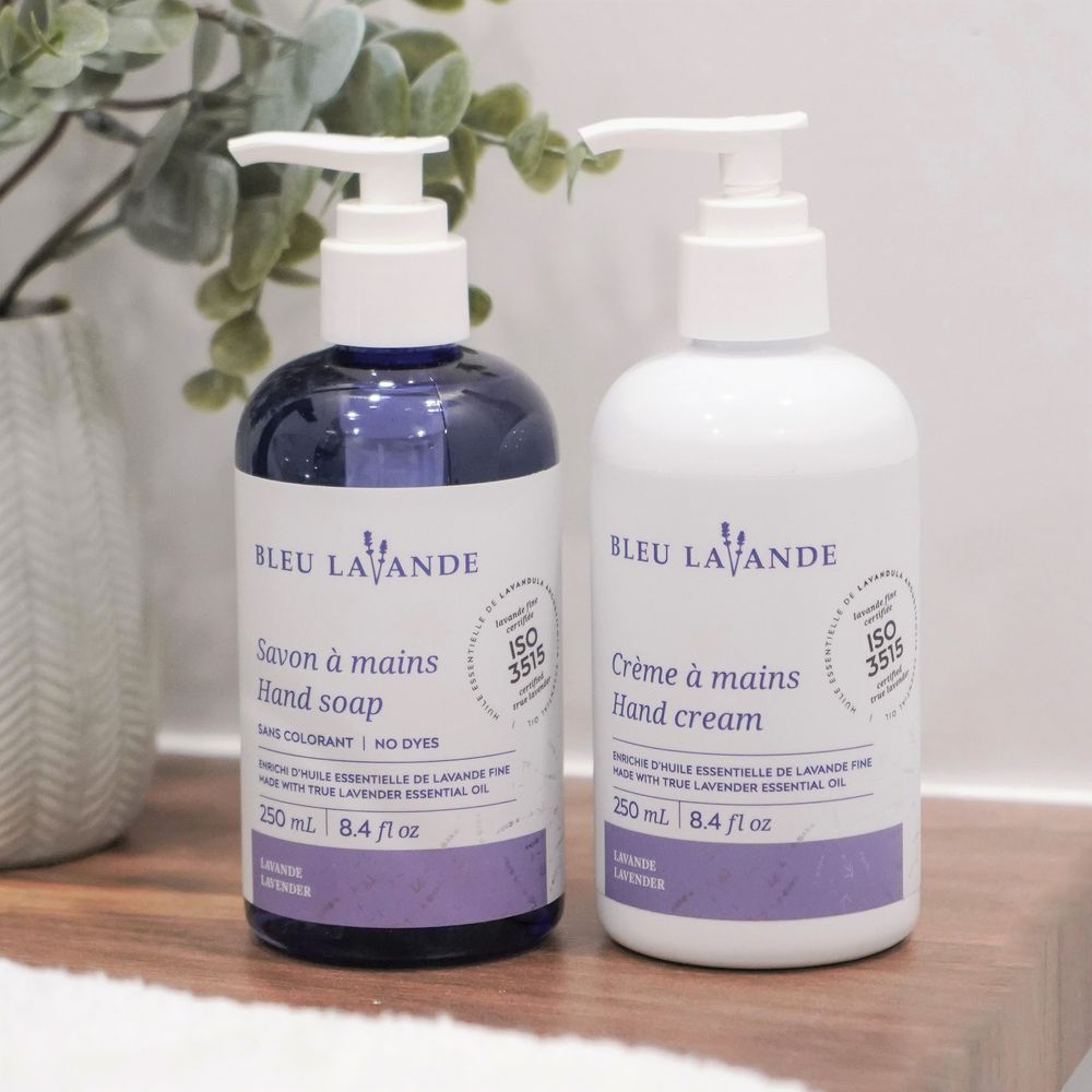 【結婚祝いに】 カタログギフト“Wedding”＆そのまま飾れる季節のお花のブーケ