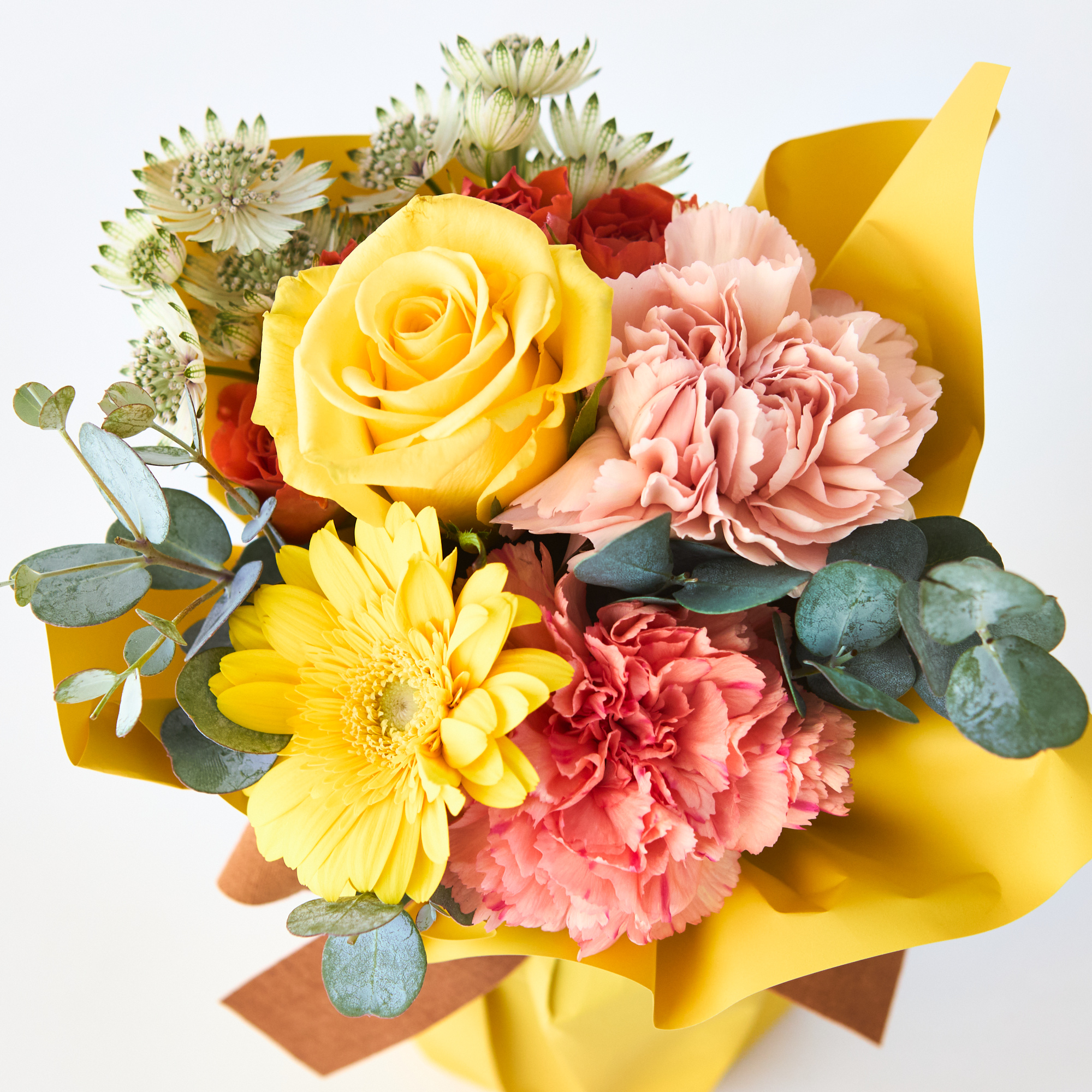 【結婚祝いに】 カタログギフト“Wedding”＆そのまま飾れる季節のお花のブーケ