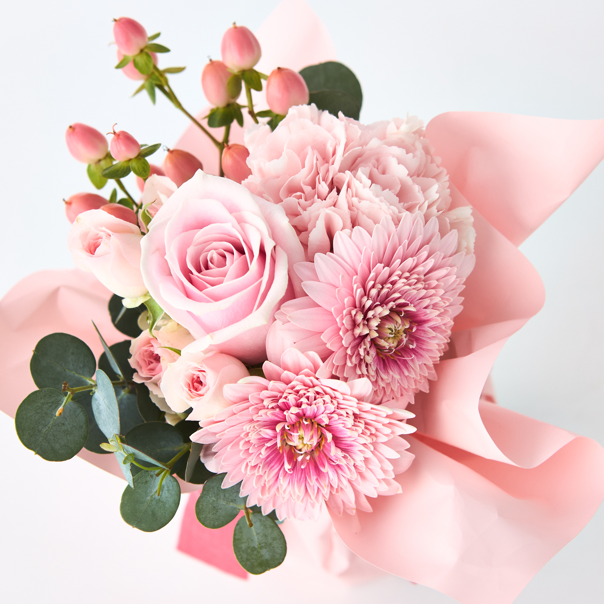 【結婚祝いに】 カタログギフト“Wedding”＆そのまま飾れる季節のお花のブーケ