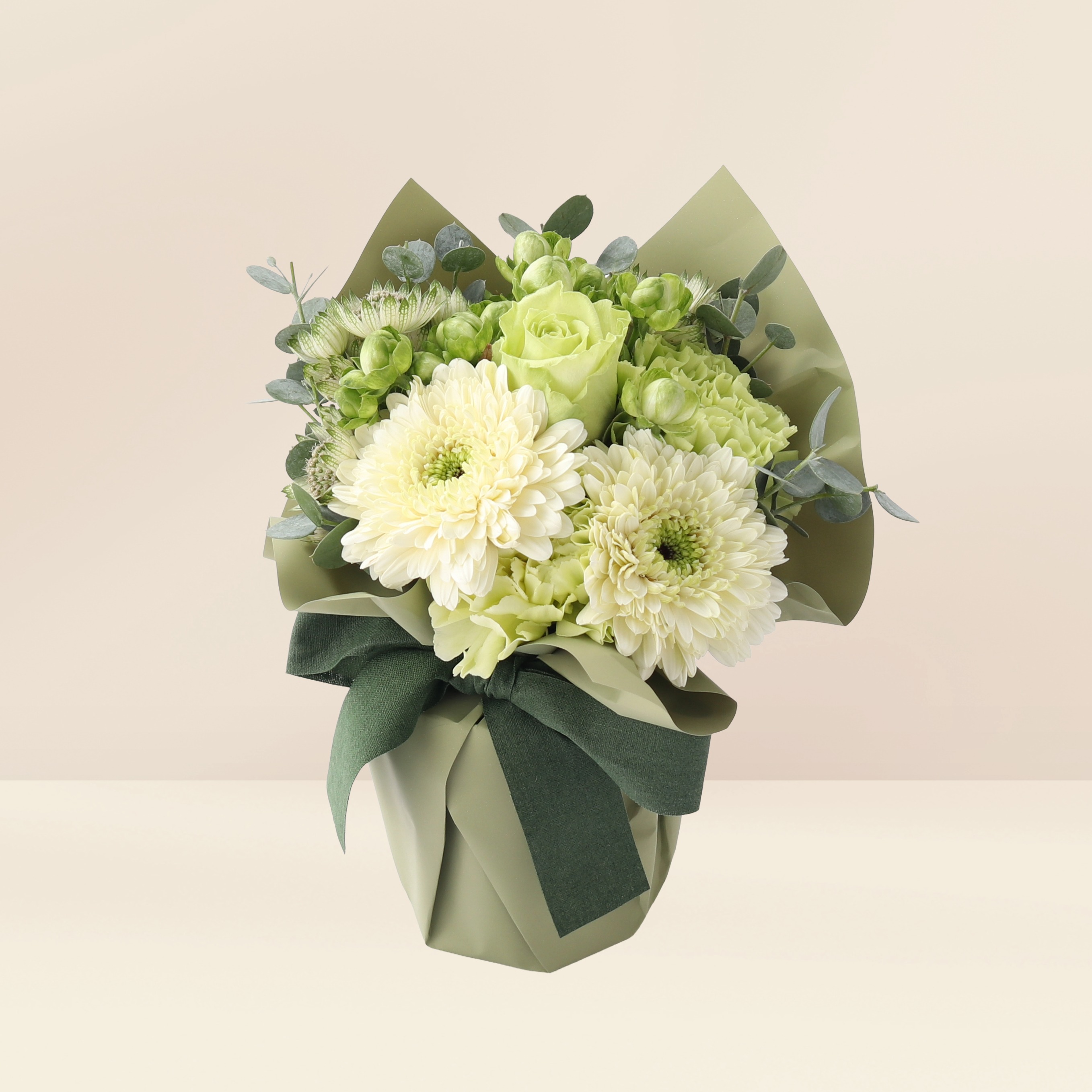 【結婚祝いに】 カタログギフト“Wedding”＆そのまま飾れる季節のお花のブーケ