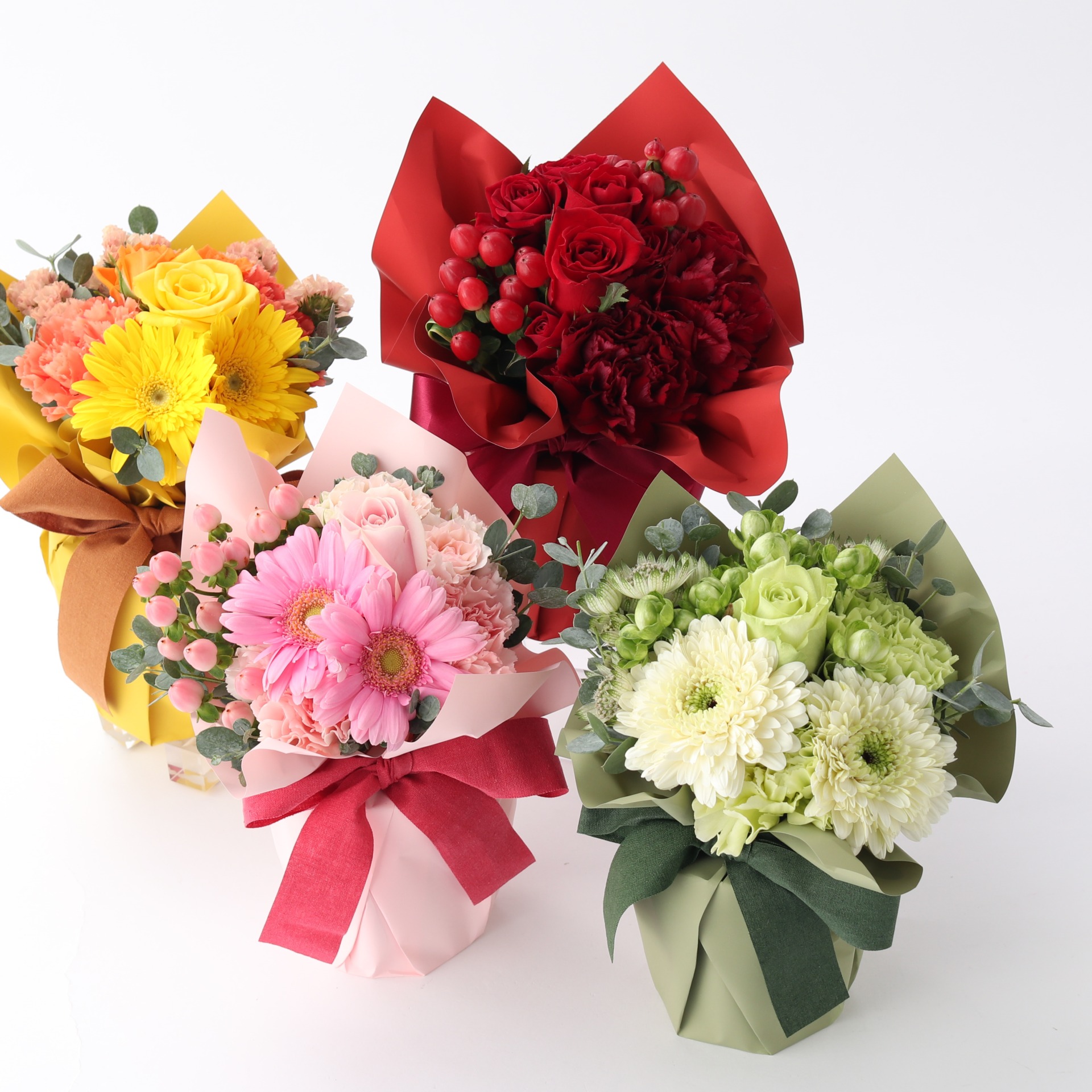 【結婚祝いに】 カタログギフト“Wedding”＆そのまま飾れる季節のお花のブーケ