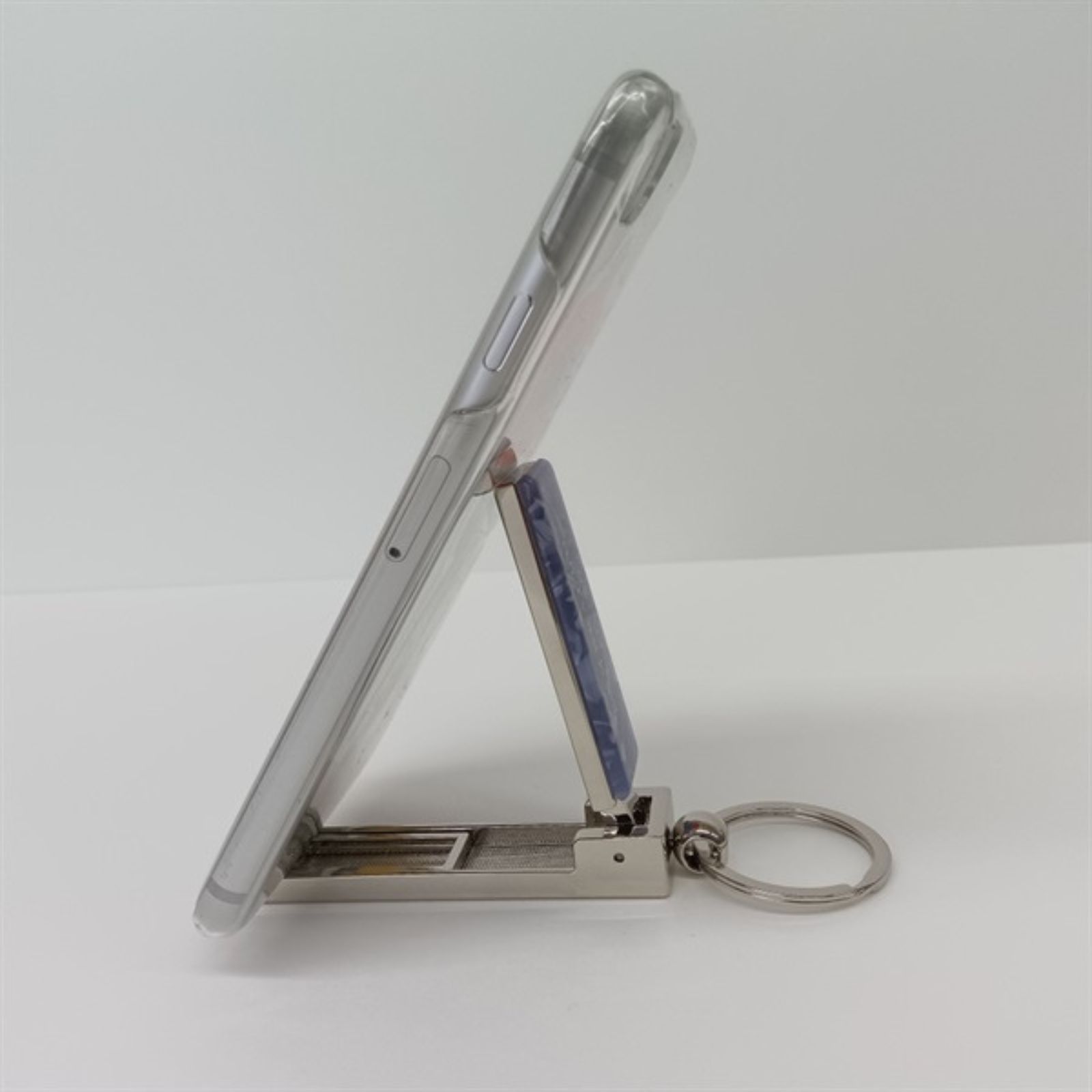 高見えデザインの2WAYキーホルダー（スマホ＆バッグスタンド）