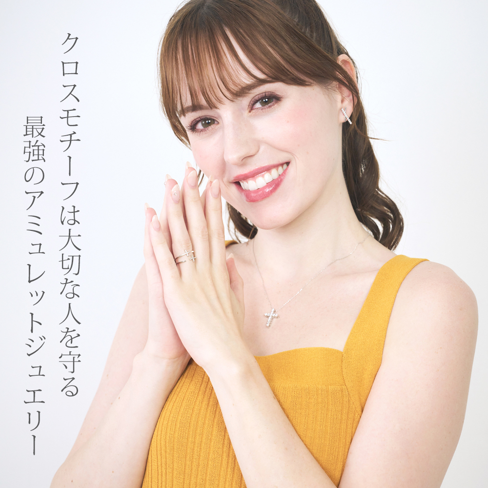 カミラクロスピアス