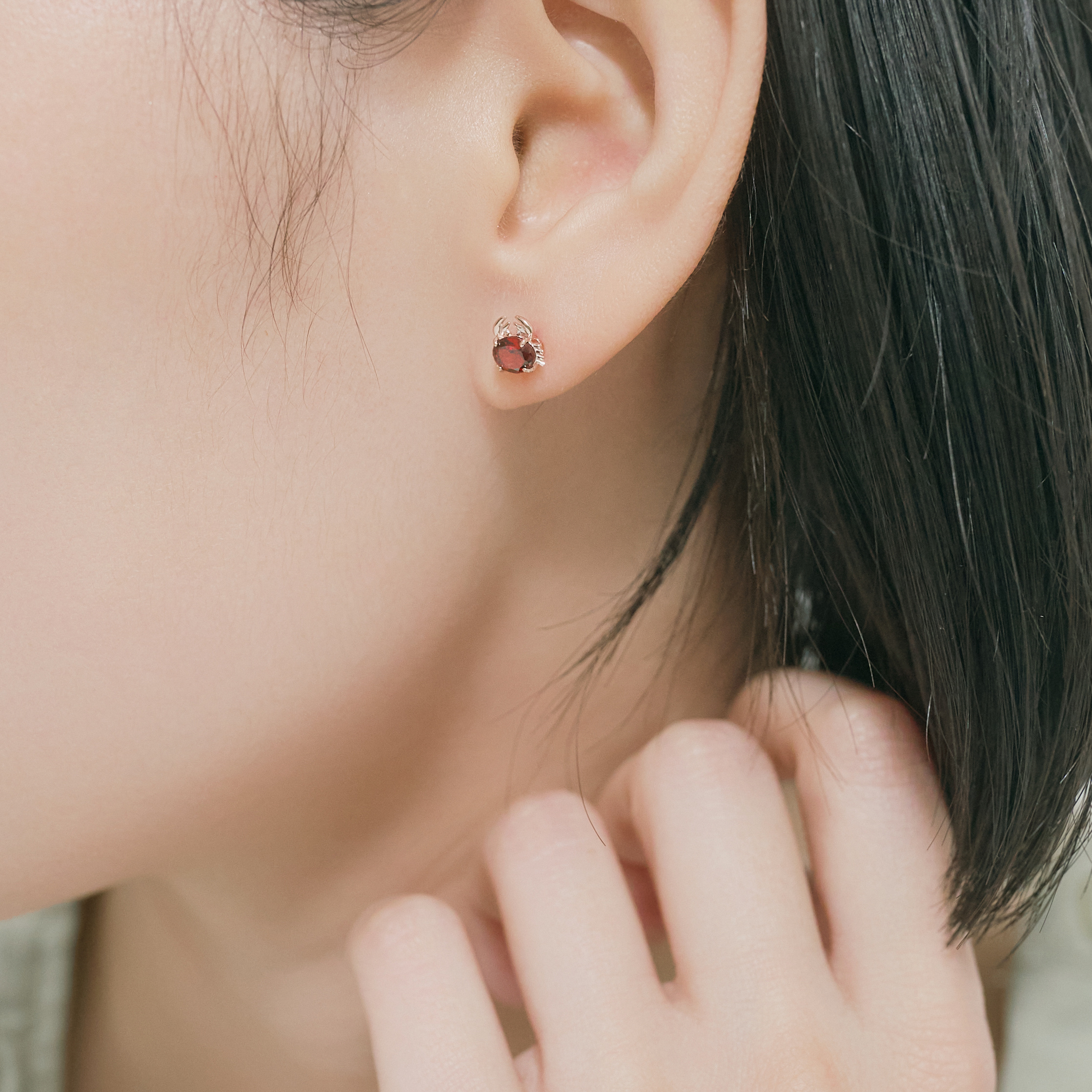 K10PG カニ スタッドピアス