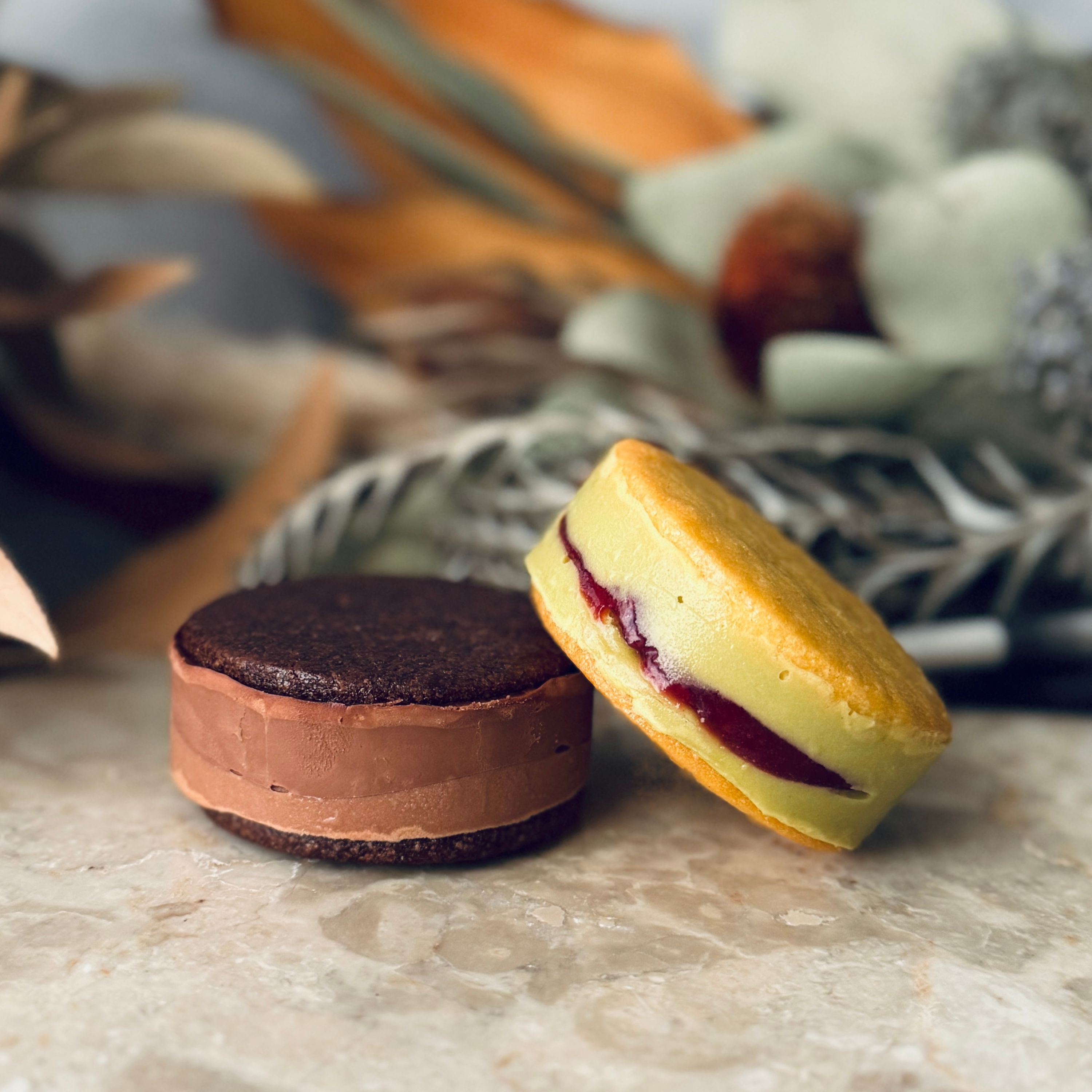 北海道バターサンド／2種類 x 各2個セット ピスタチオ・チョコレート