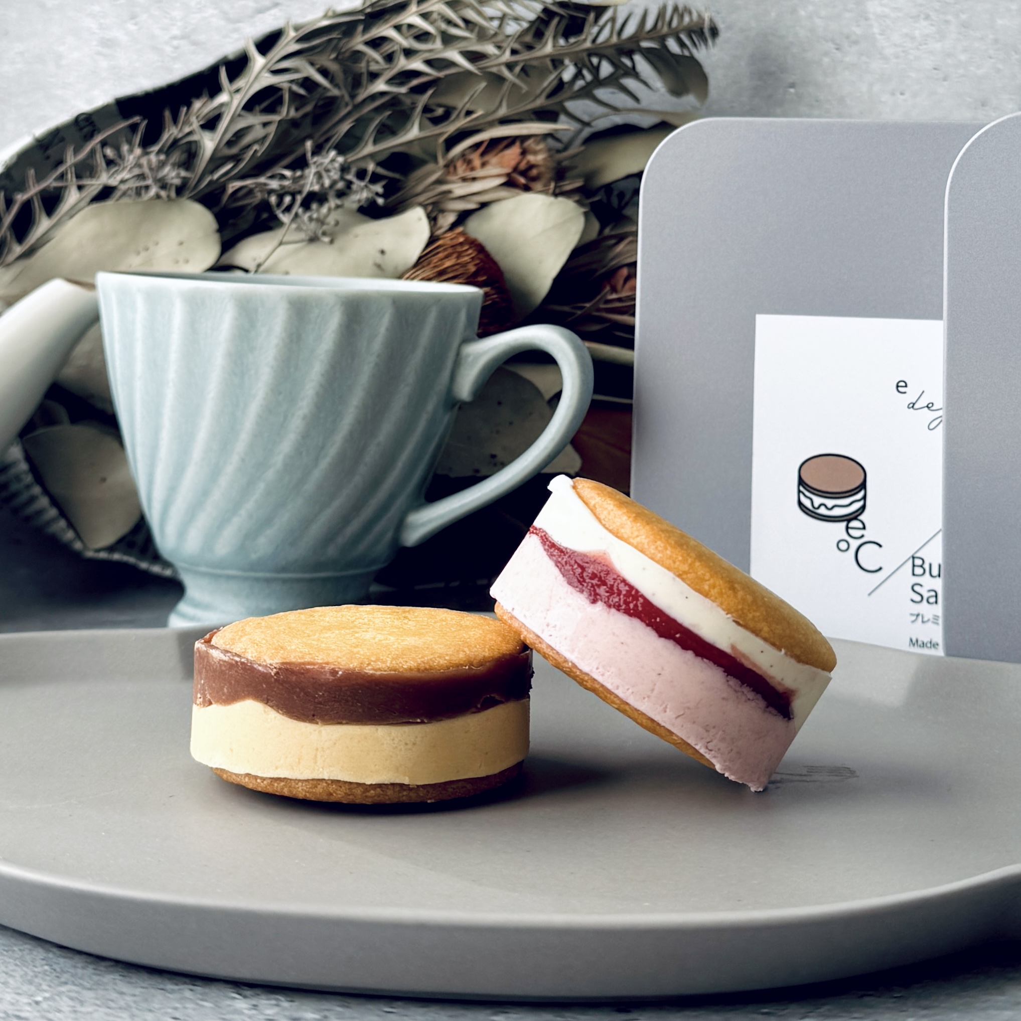 北海道バターサンド／2種類 x 各2個セット あまおう・キャラメル