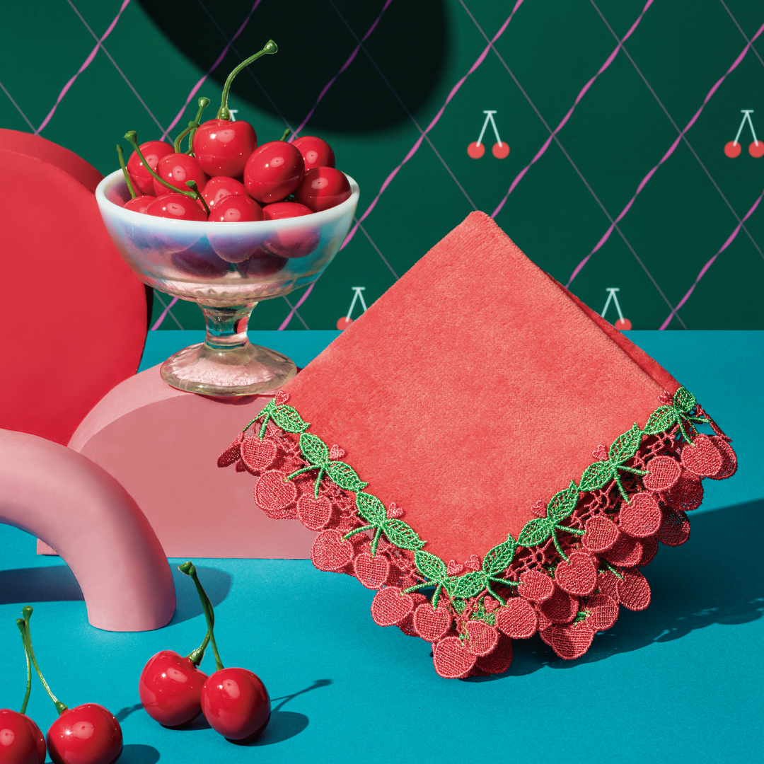 【名入れ/BOX付き】シーズンタオルハンカチ＜さくらんぼ＞