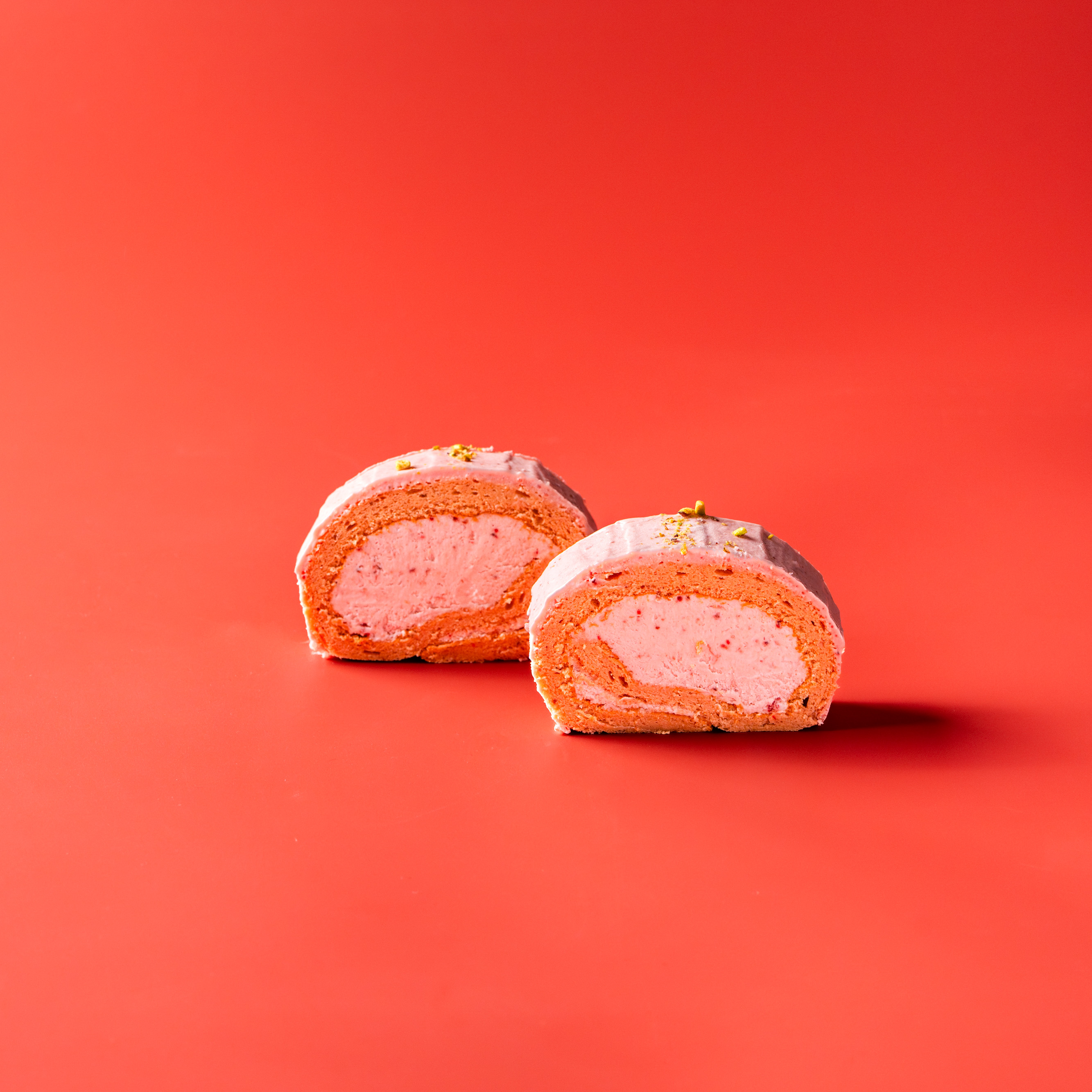 古都華苺のロールケーキ
