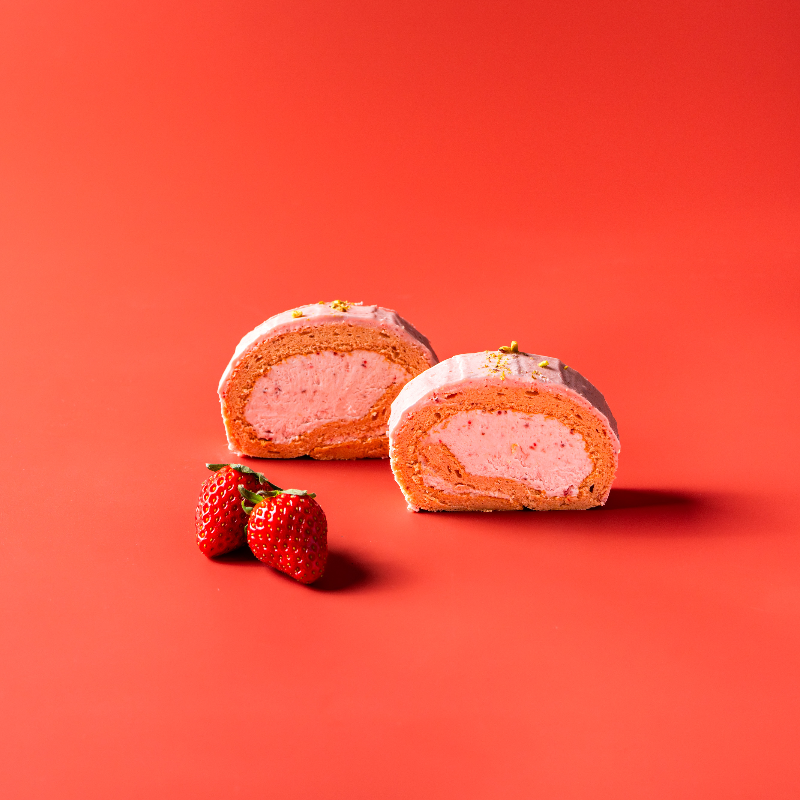 古都華苺のロールケーキ