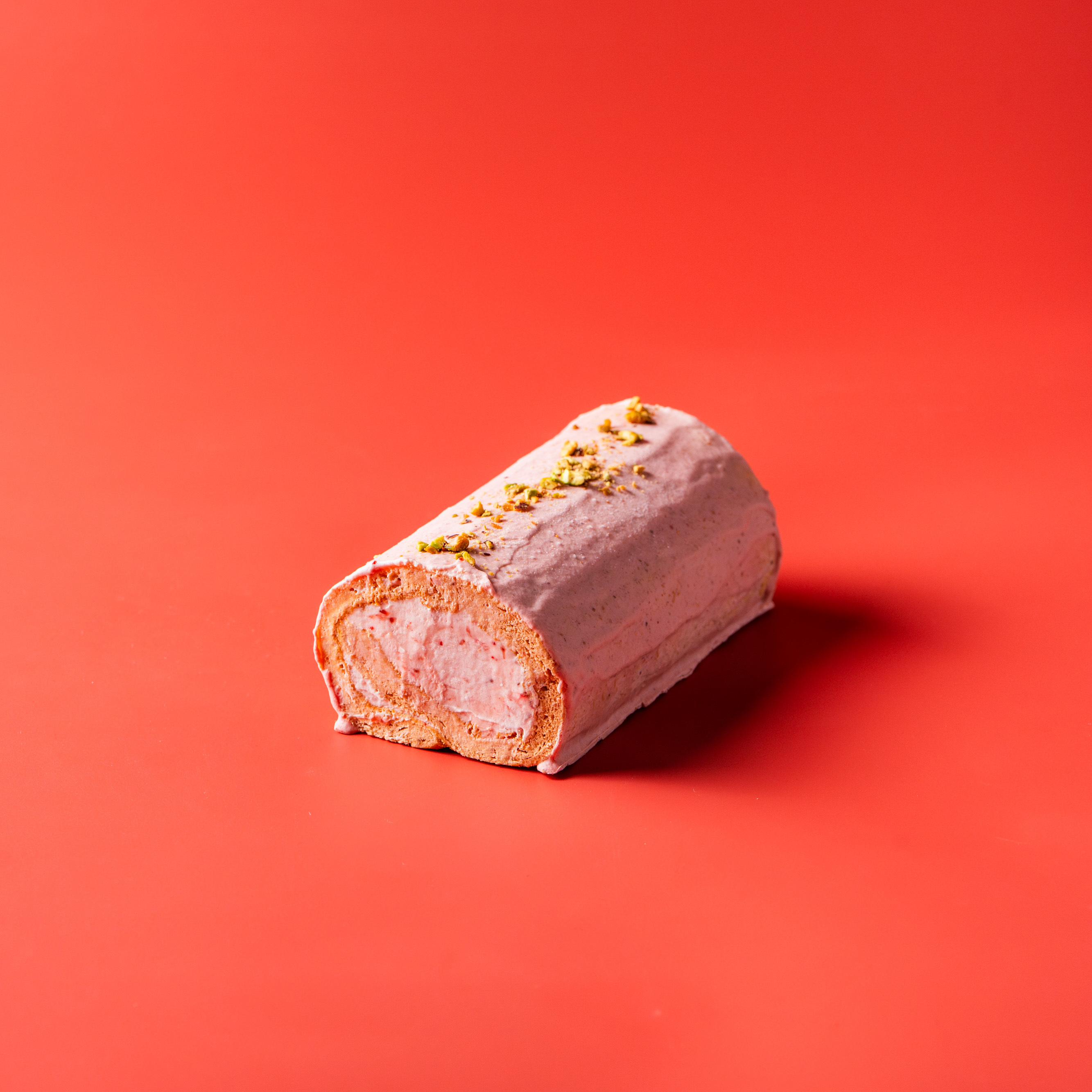 古都華苺のロールケーキ