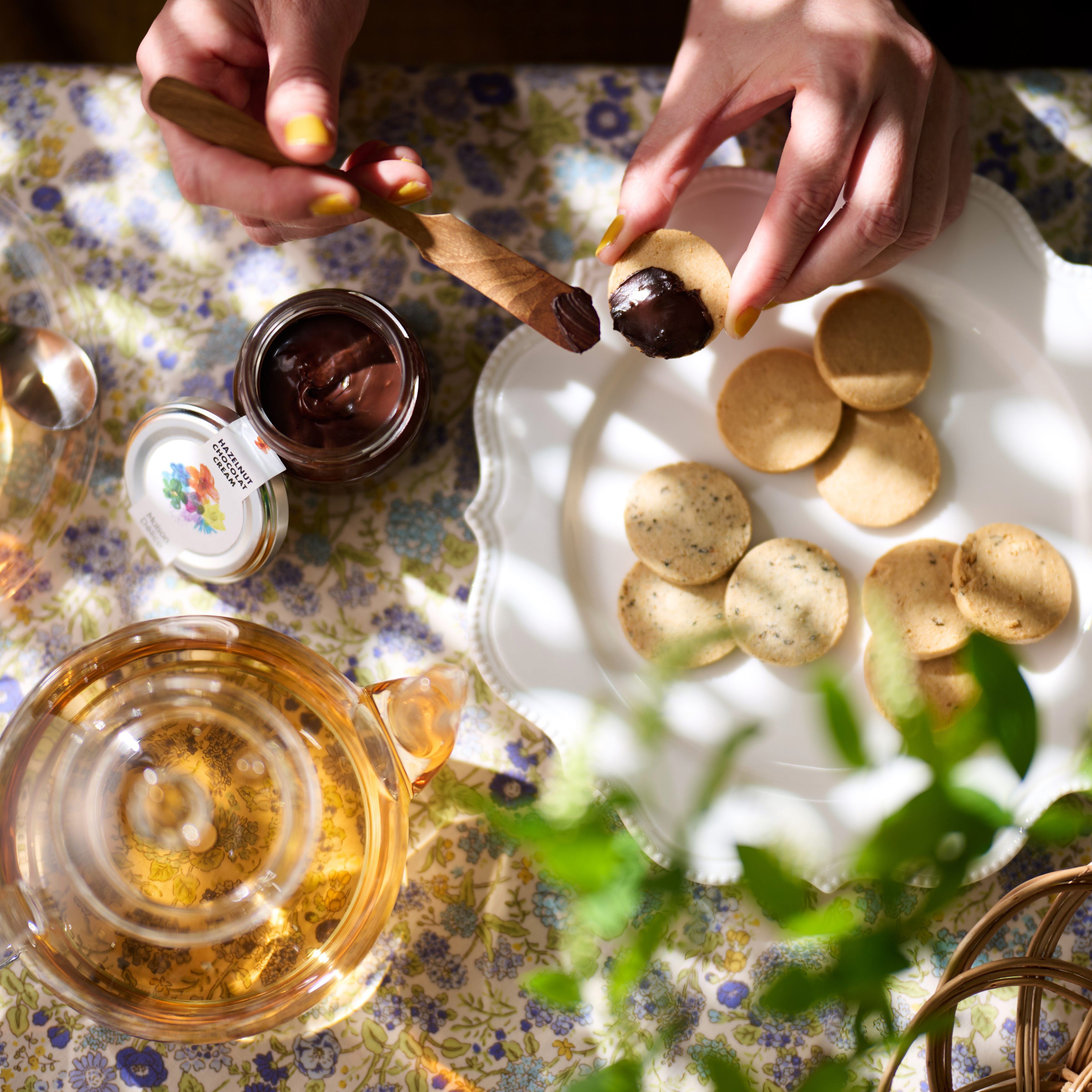 ヘーゼルナッツショコラクリーム1本＆ソイクッキー（3種）9枚セット