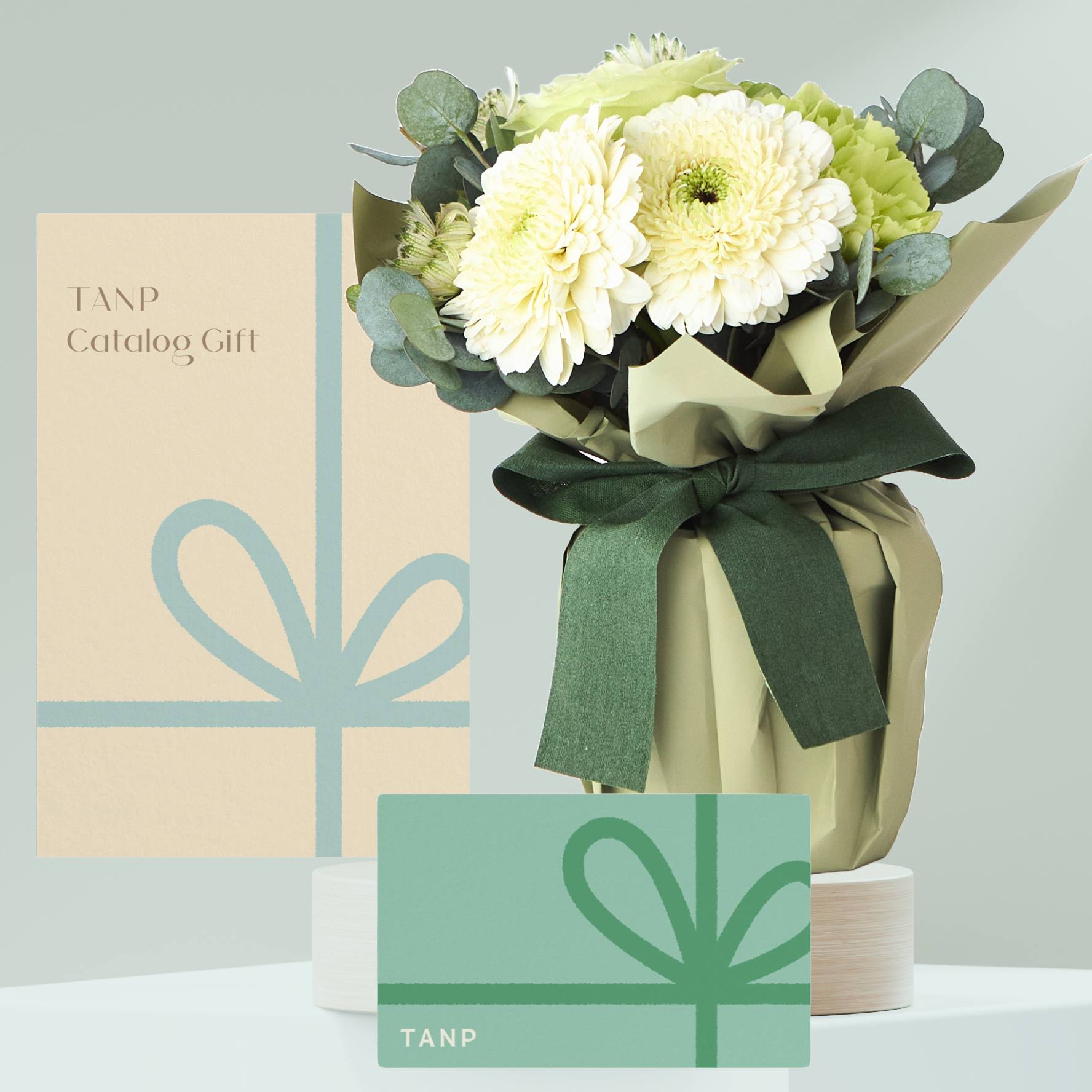 カタログギフト "Thank You"とそのまま飾れるスタンディングブーケセット