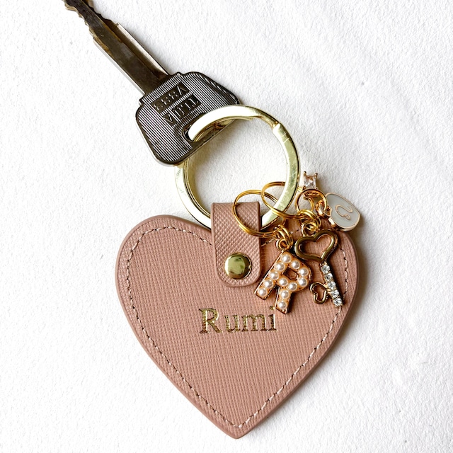 【名入れ】オーダーメイド本革キーリング（パールイニシャルチャーム付き）