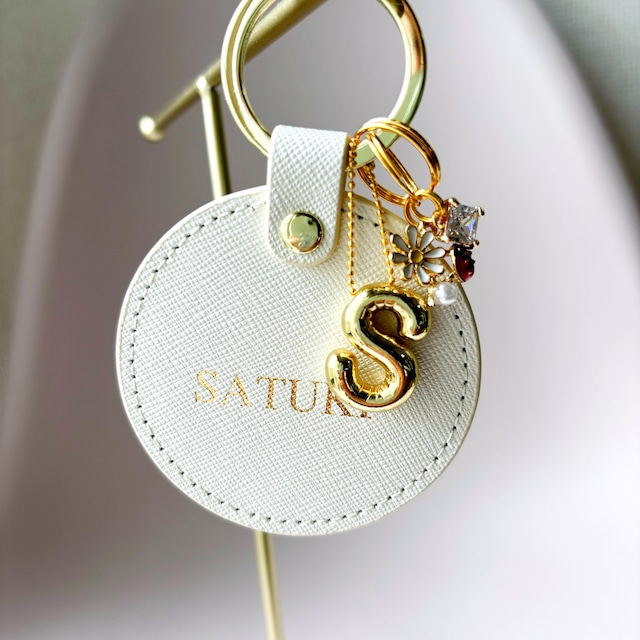 【名入れ】オーダーメイド本革キーリング（バルーンみたいなイニシャルチャーム付き）